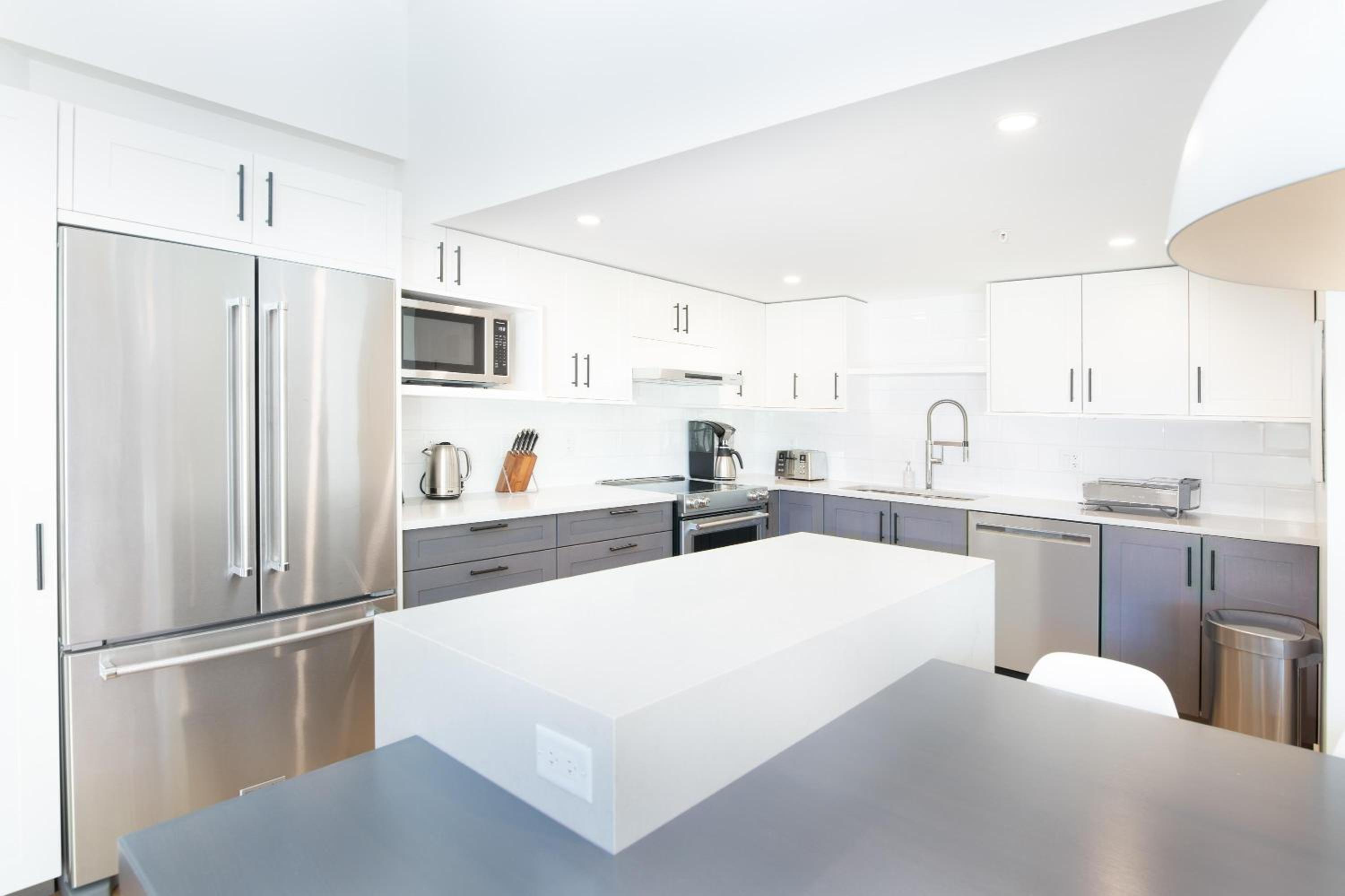 Le Chamois 510 - Ski In/Out, Blackcomb Base, Newly Renovated, Common Area Pool/Hot Tub 