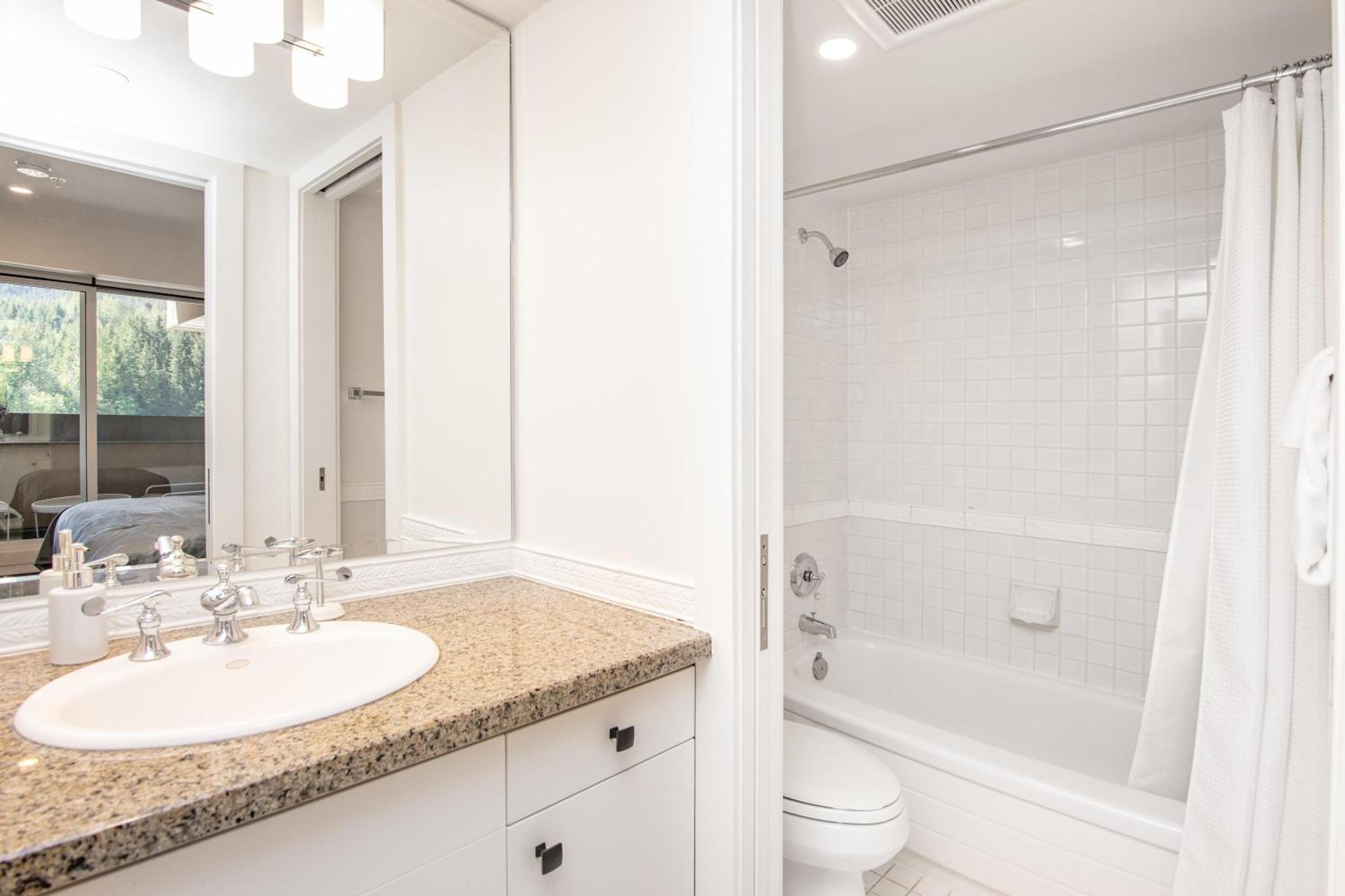 Le Chamois 510 - Ski In/Out, Blackcomb Base, Newly Renovated, Common Area Pool/Hot Tub 