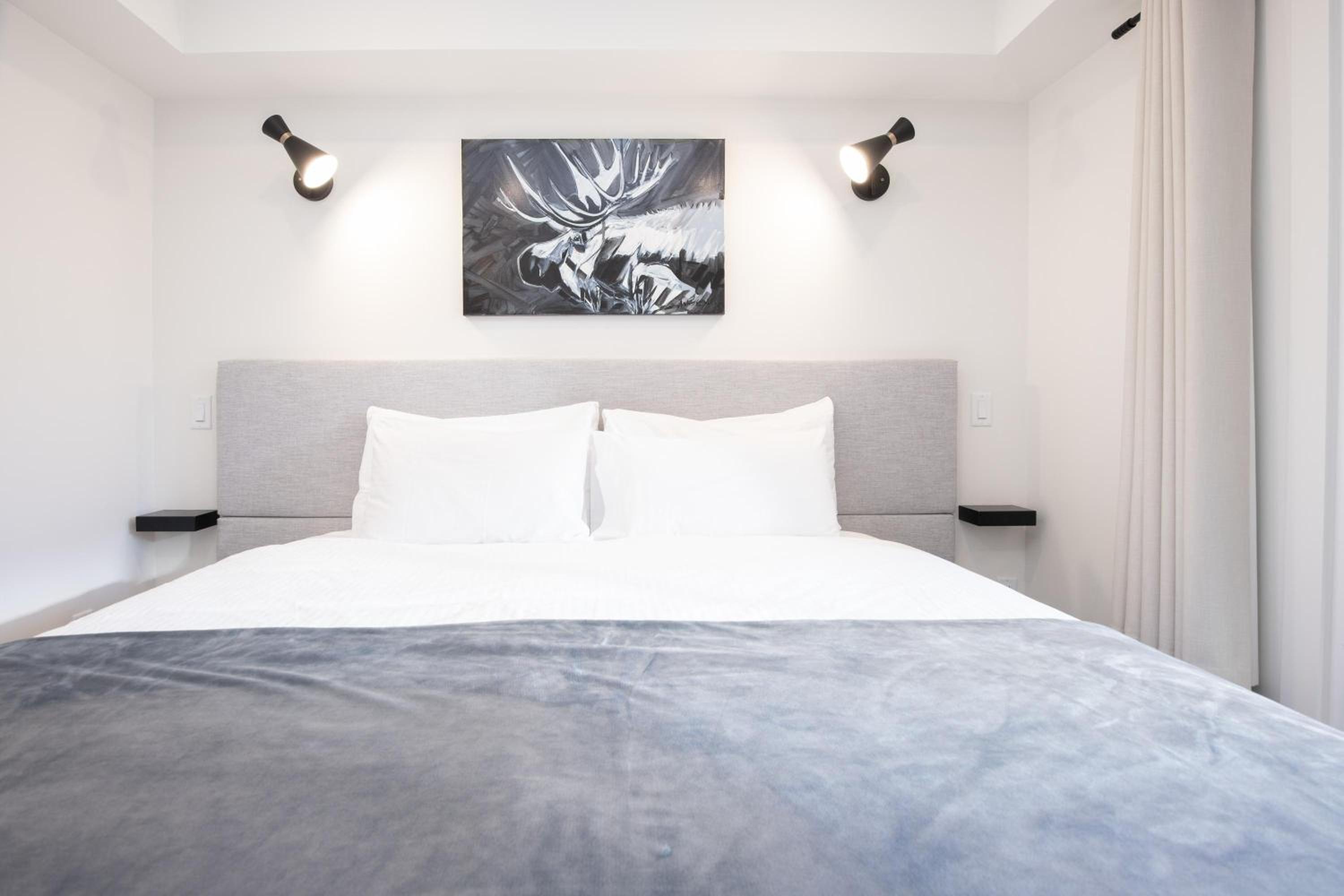 Le Chamois 510 - Ski In/Out, Blackcomb Base, Newly Renovated, Common Area Pool/Hot Tub 
