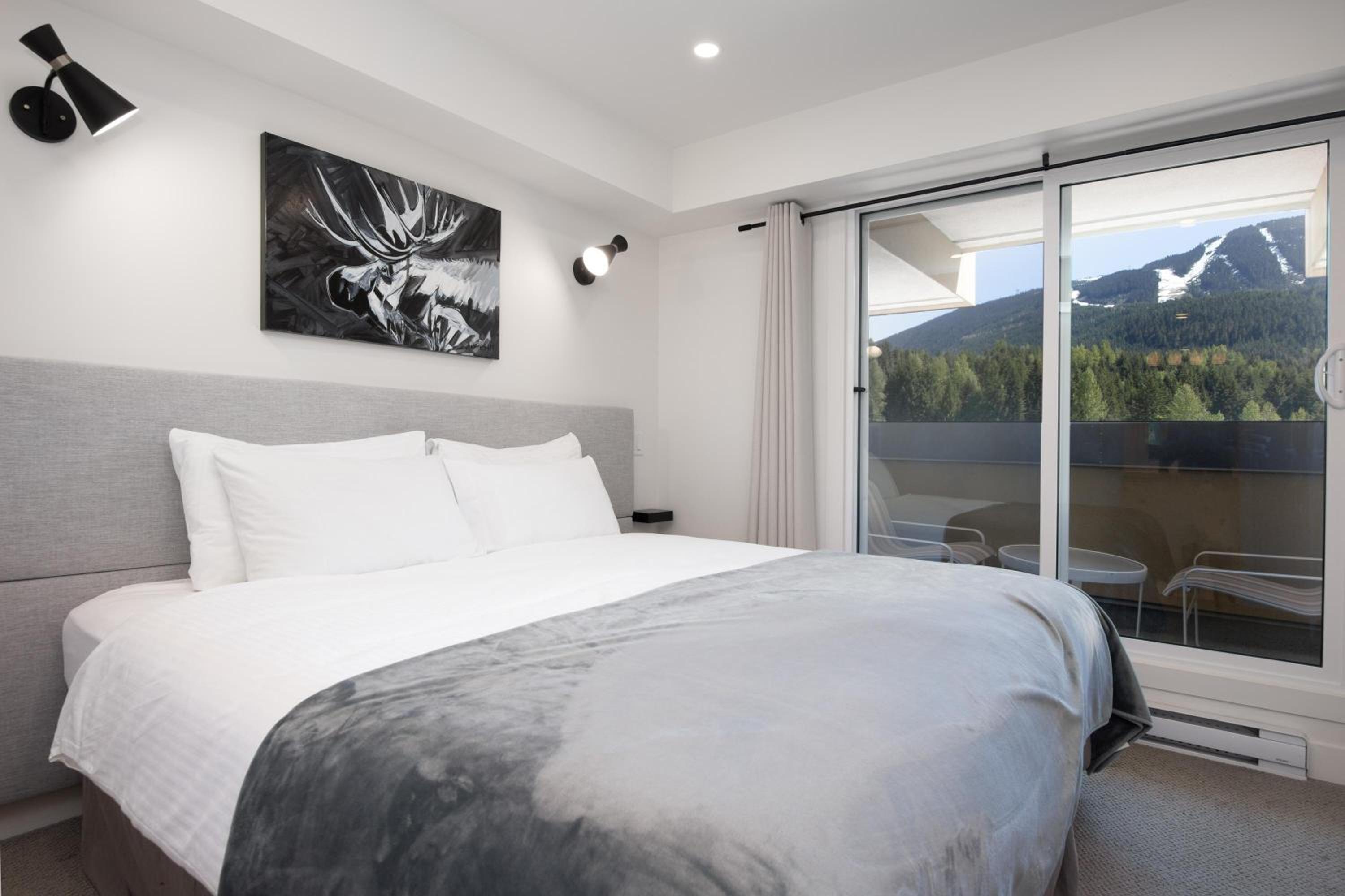 Le Chamois 510 - Ski In/Out, Blackcomb Base, Newly Renovated, Common Area Pool/Hot Tub 