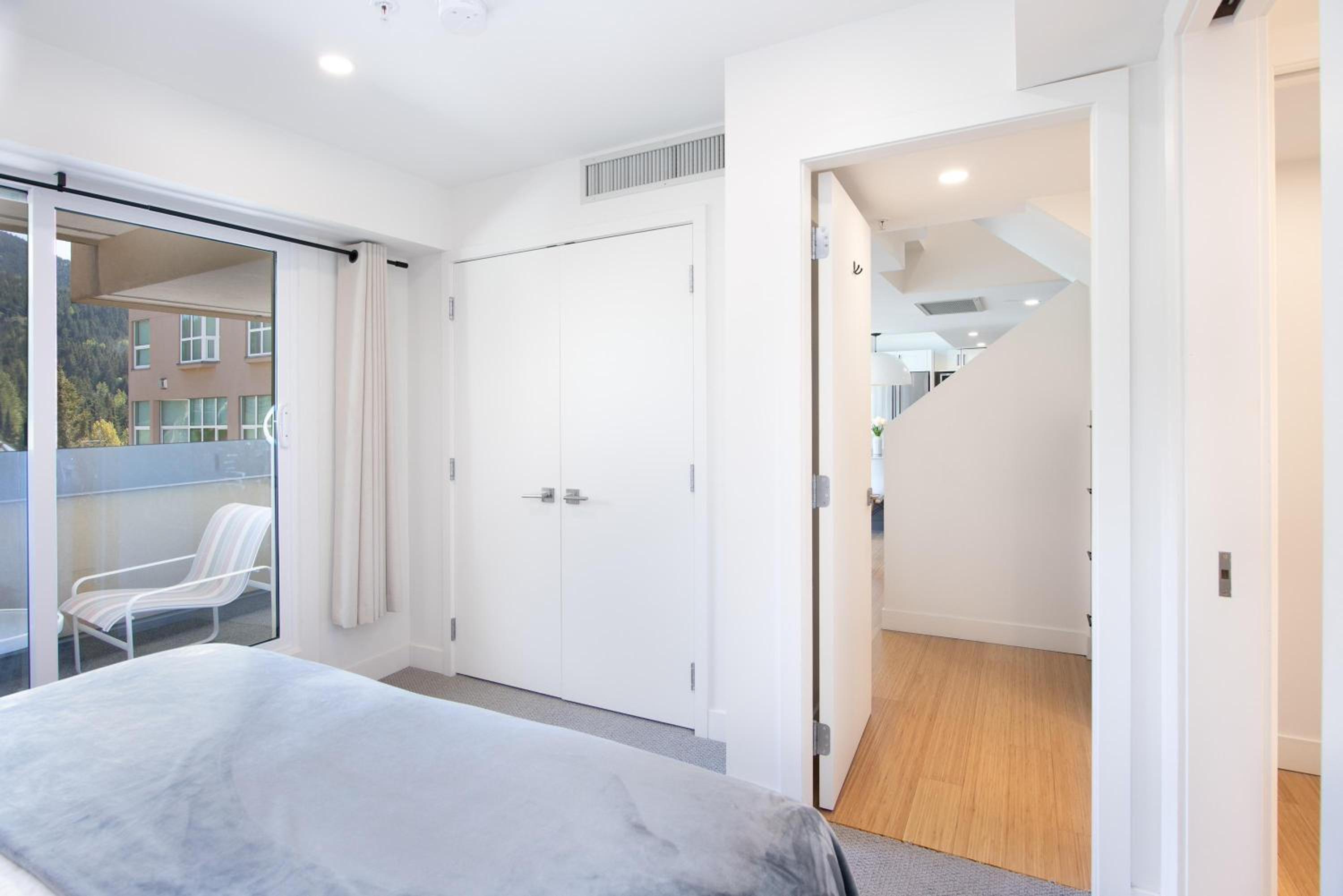 Le Chamois 510 - Ski In/Out, Blackcomb Base, Newly Renovated, Common Area Pool/Hot Tub 