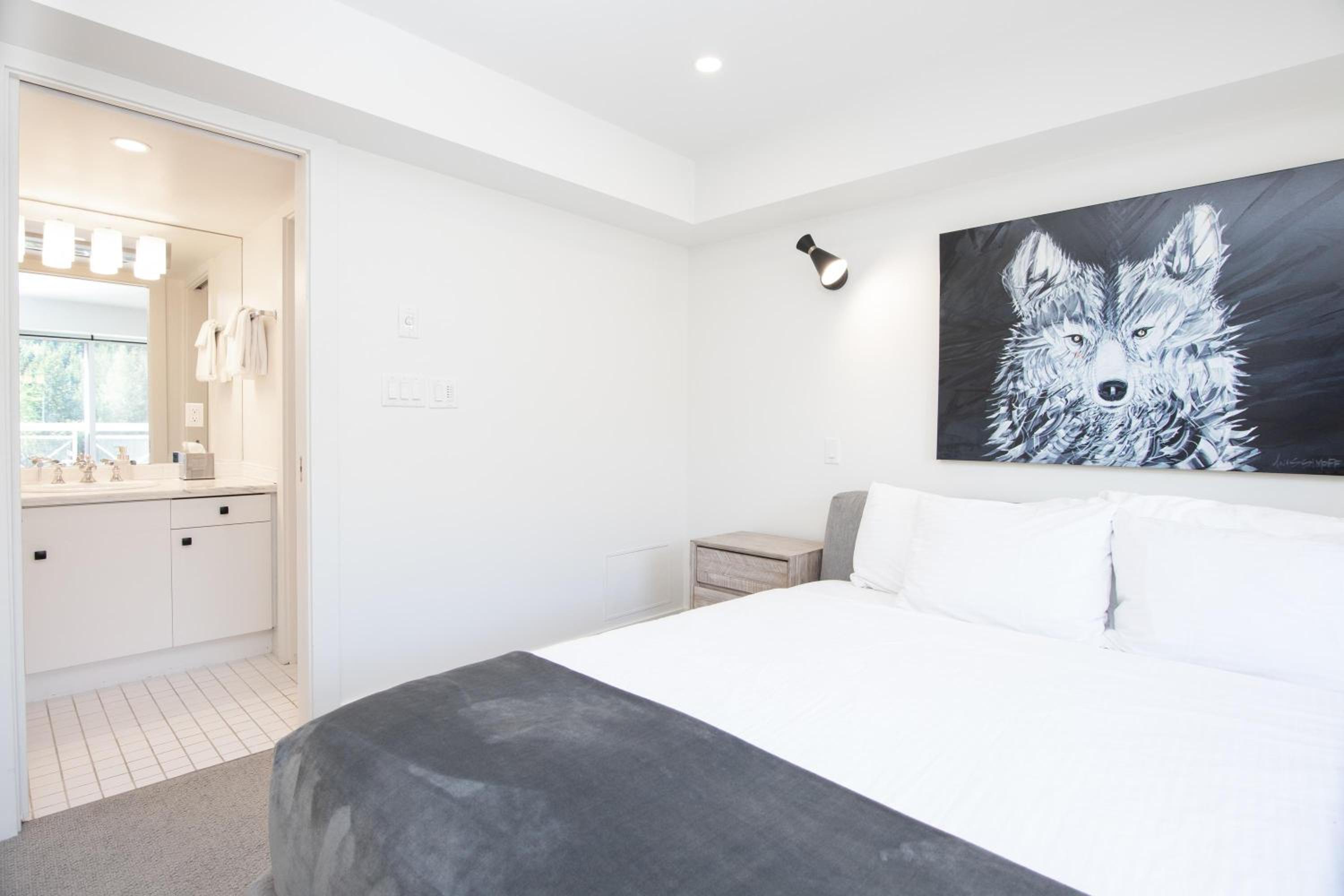 Le Chamois 510 - Ski In/Out, Blackcomb Base, Newly Renovated, Common Area Pool/Hot Tub 