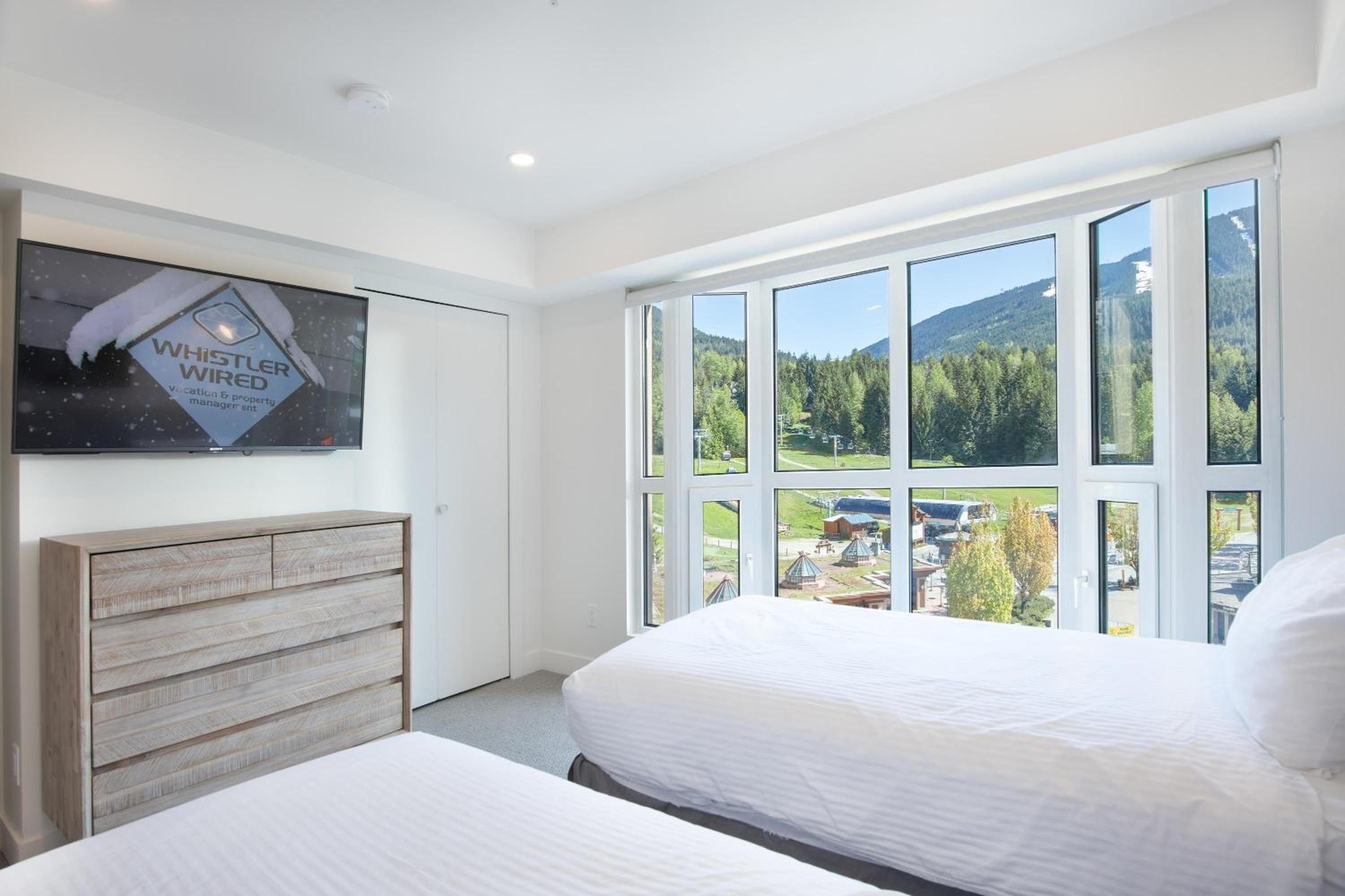 Le Chamois 510 - Ski In/Out, Blackcomb Base, Newly Renovated, Common Area Pool/Hot Tub 
