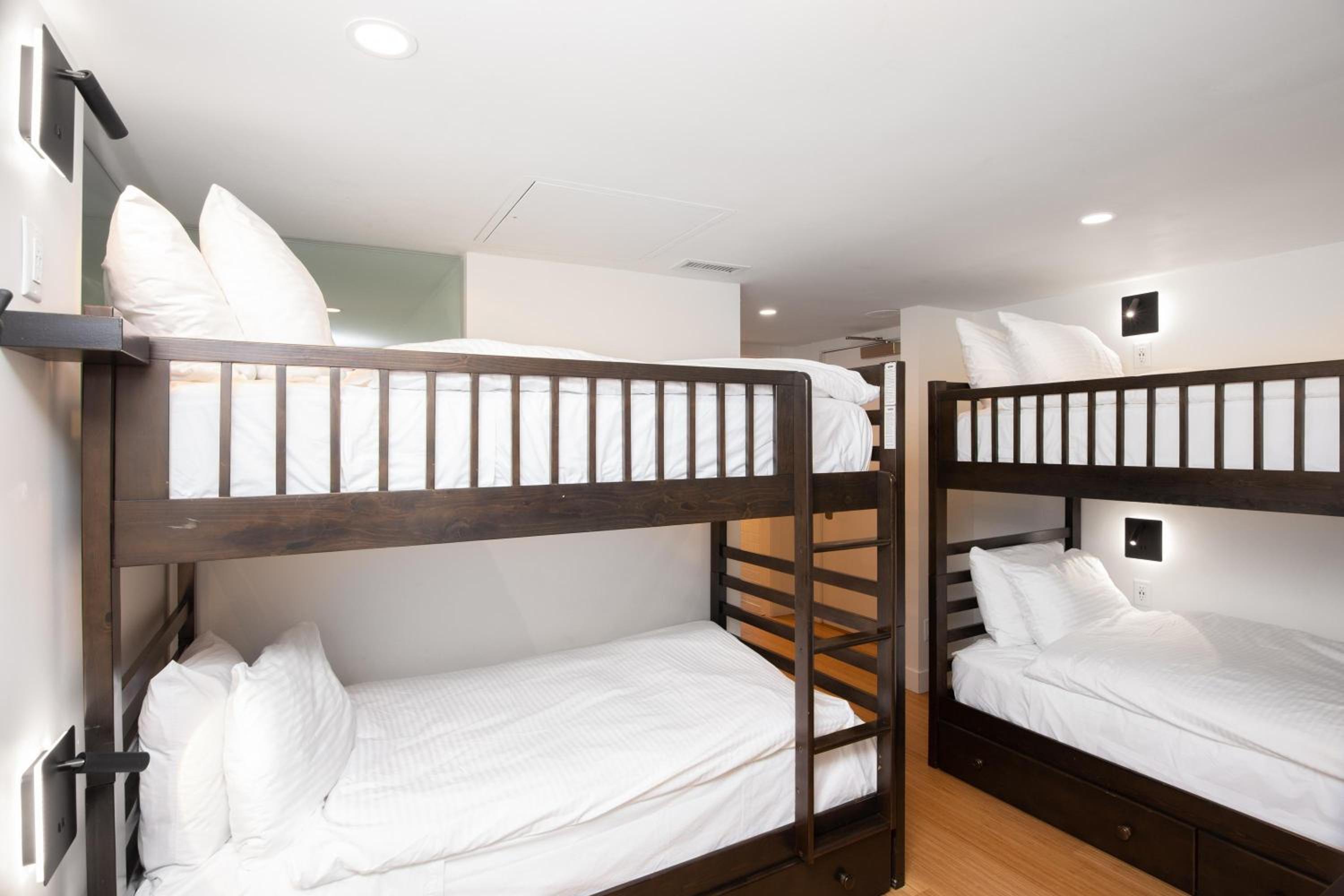 Le Chamois 510 - Ski In/Out, Blackcomb Base, Newly Renovated, Common Area Pool/Hot Tub 