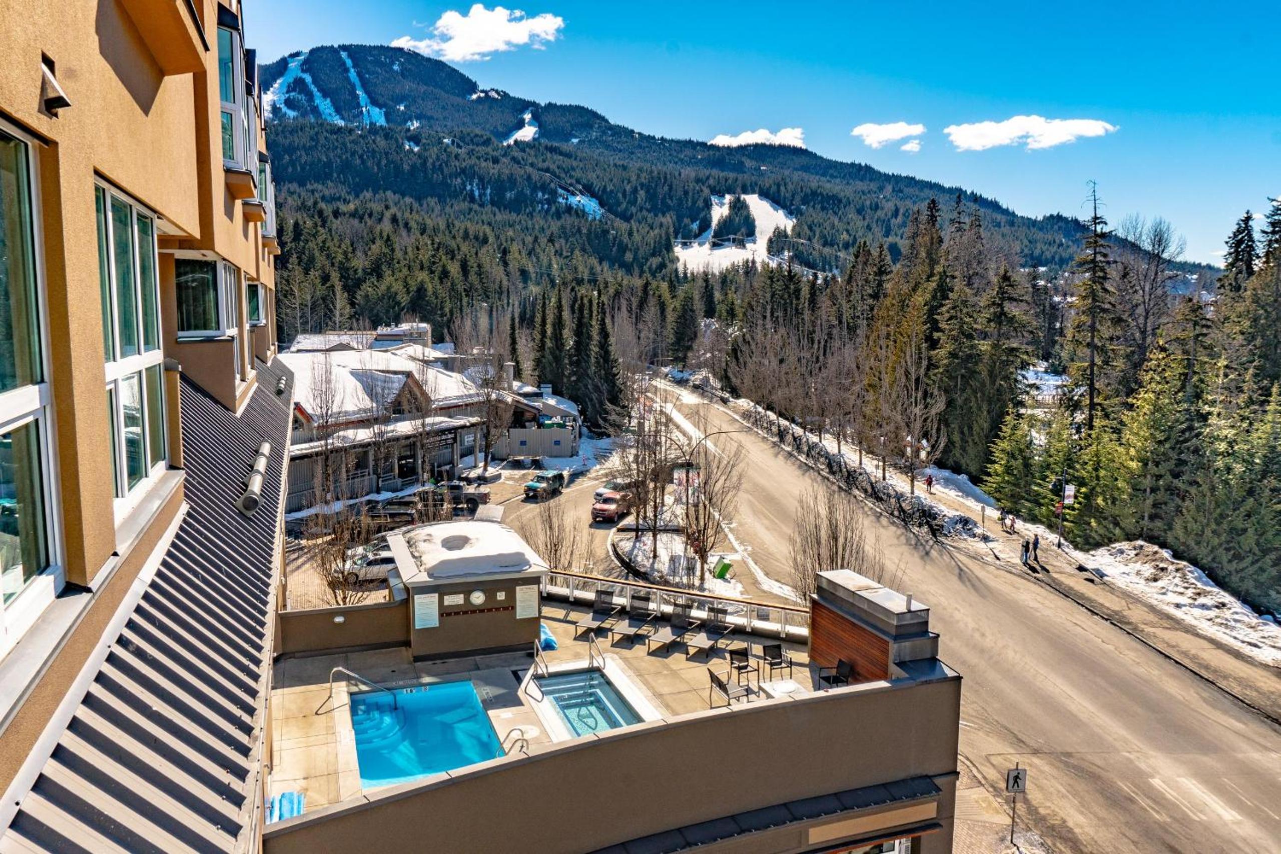 Le Chamois 510 - Ski In/Out, Blackcomb Base, Newly Renovated, Common Area Pool/Hot Tub 