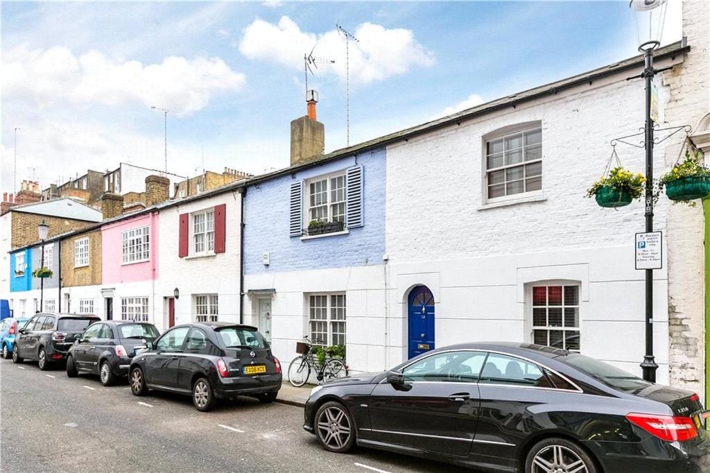 Kensington two floor mews house