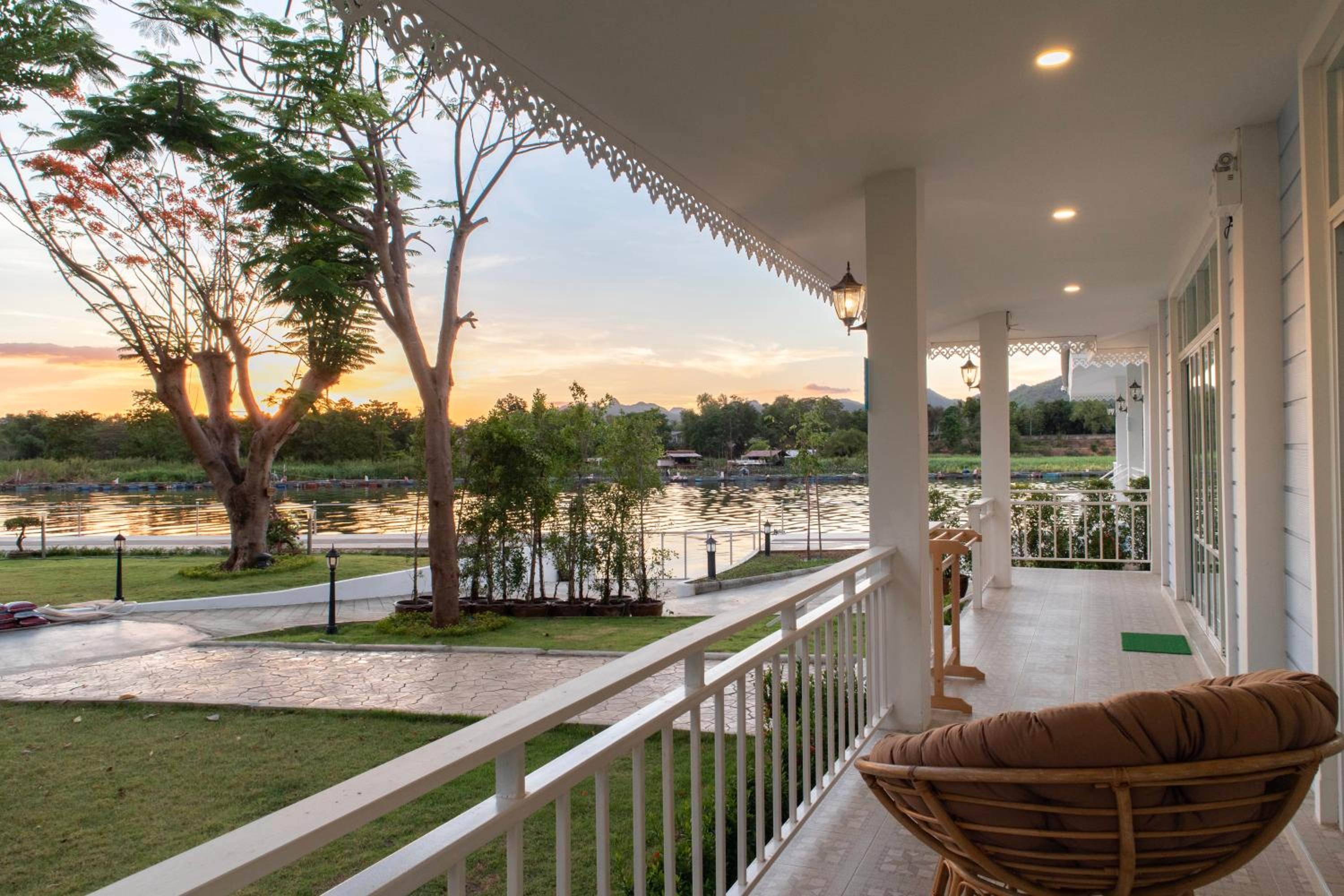 Tubtim Siam River Kwai Resort