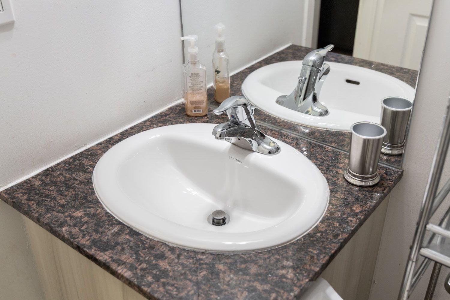 Beautiful Townhouse Near Yorkdale Mall, Wilson Subway