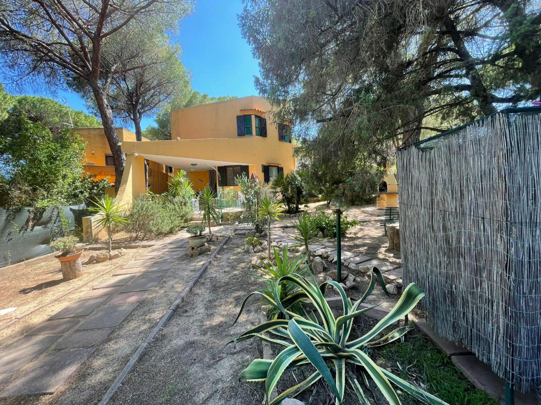 Villa Ginepro Sardegna Santa Margherita di Pula mare blu view 3