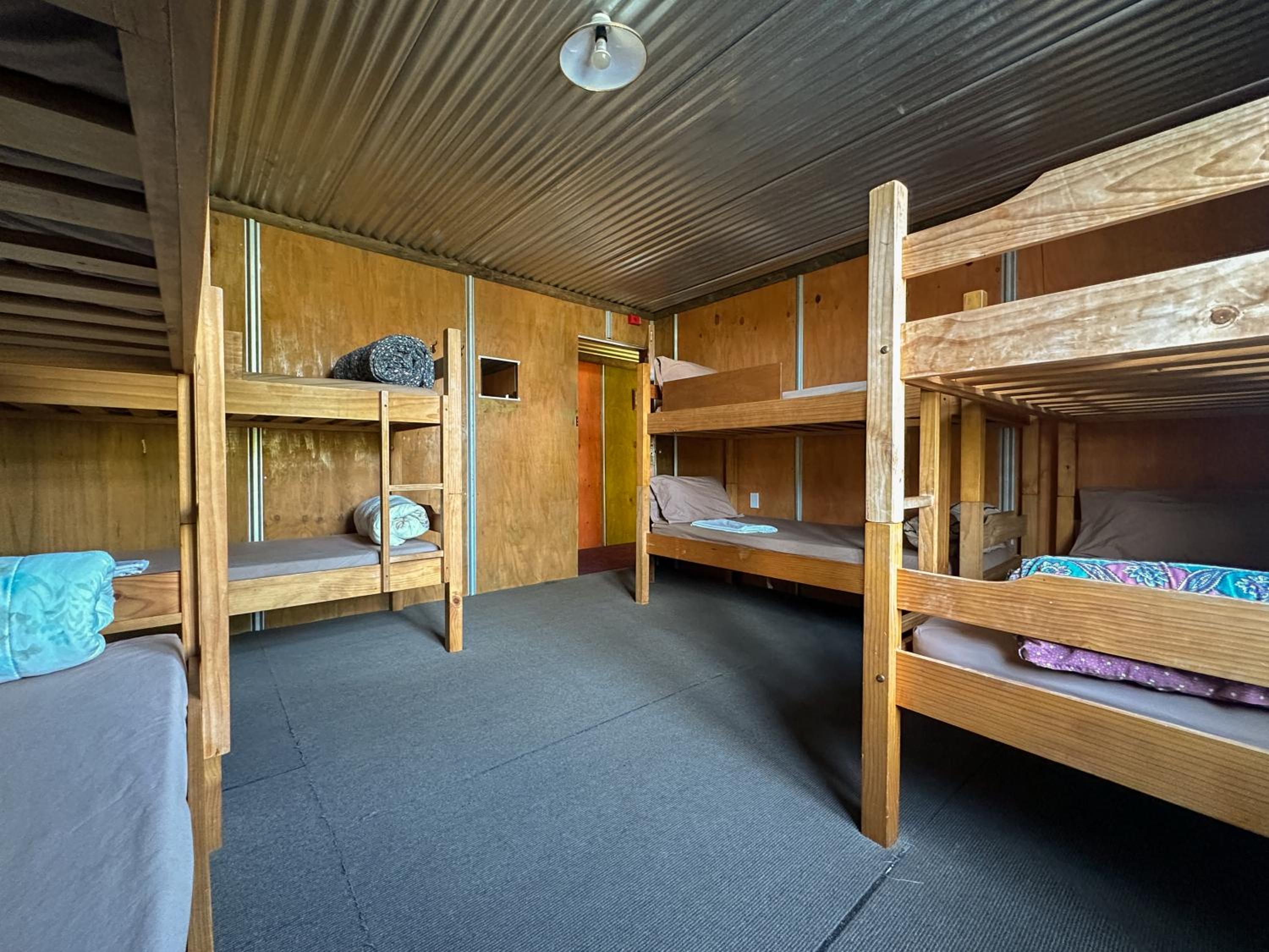 The Crossing Lodge & Backpackers