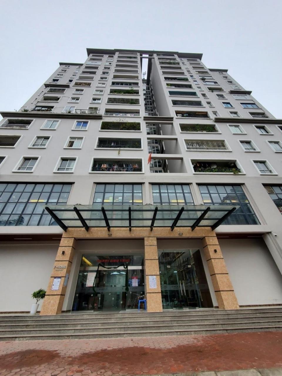 Spacious Duplex Penthouse with 3 Bedrooms in Tây Hồ