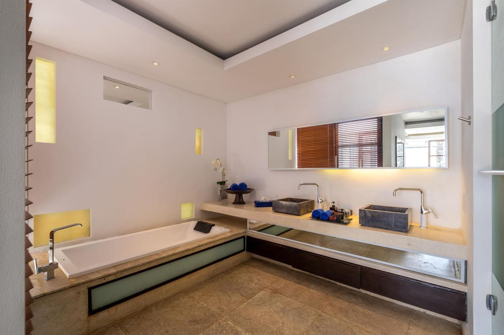 Villa Aqua Seminyak view 4