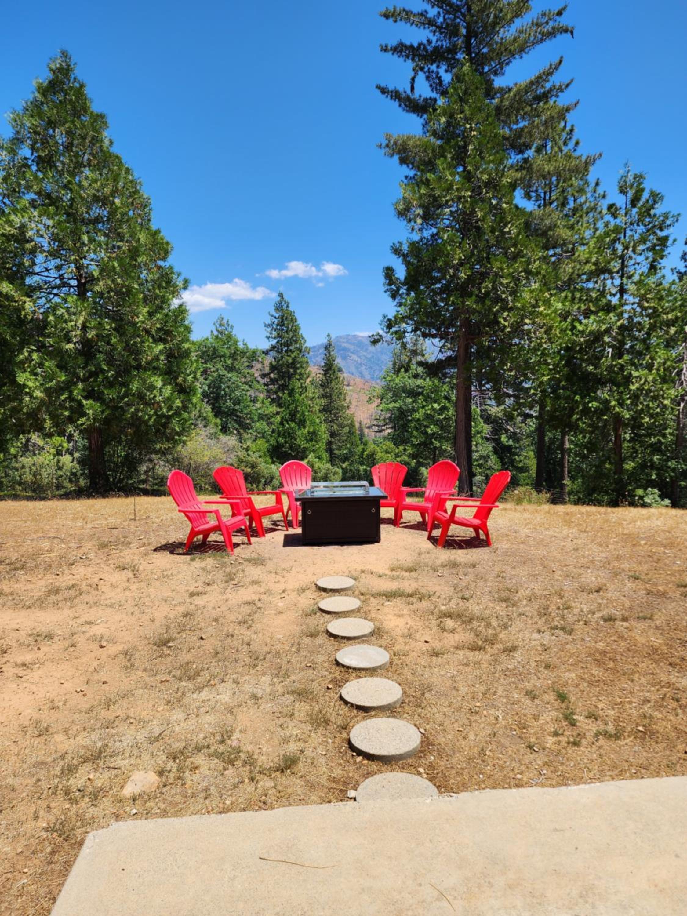 Moonrise Lodge - A Large Vacation Home in Mariposa view 5