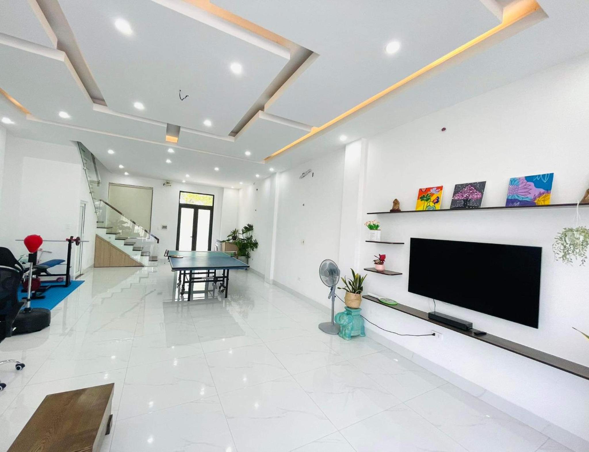 Bon's Homestay - NGUYÊN CĂN 3 phòng ngủ - Hai mặt tiền - Bãi đỗ xe có mái che miễn phí view 4