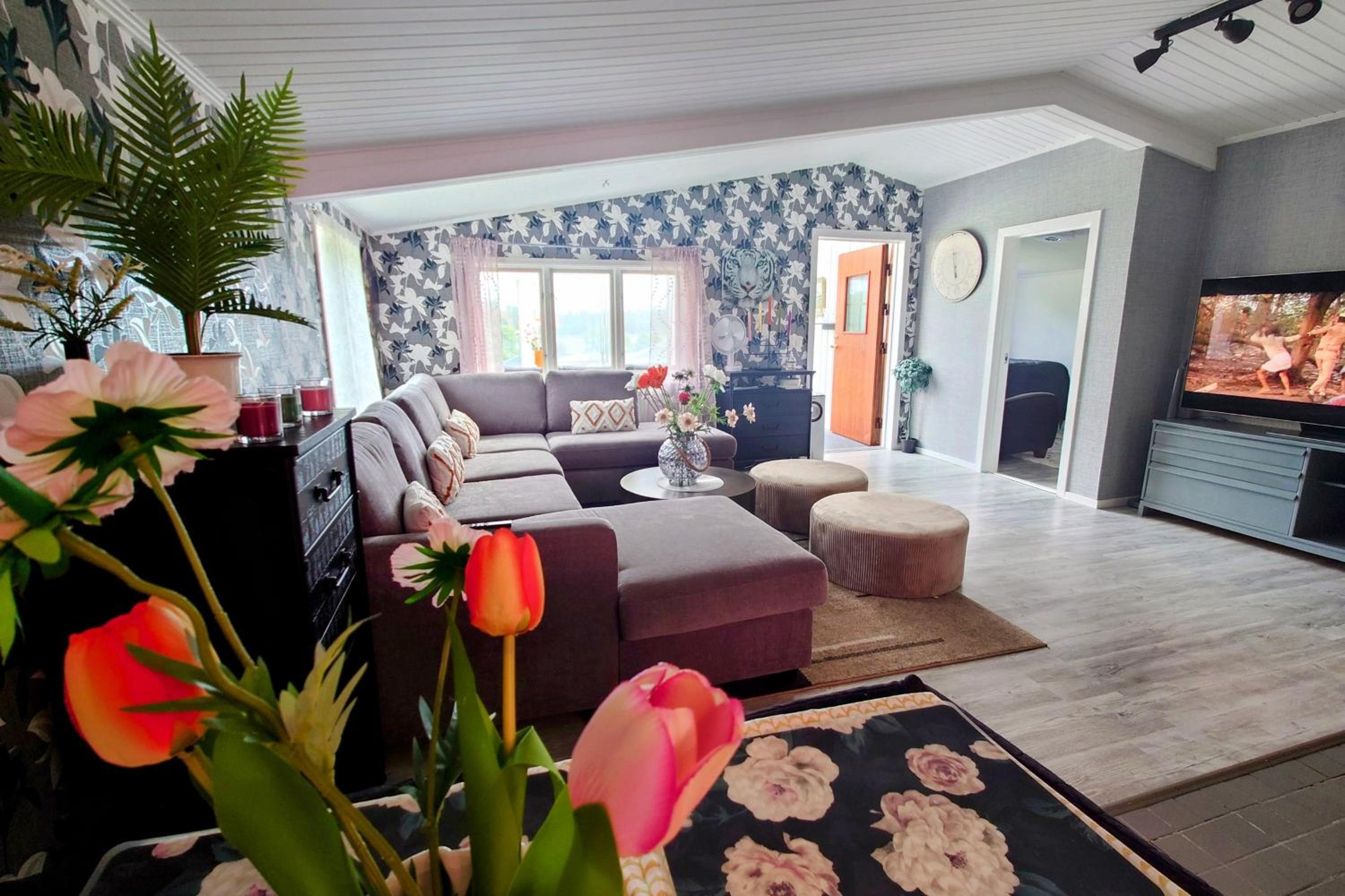 Anten Lake House