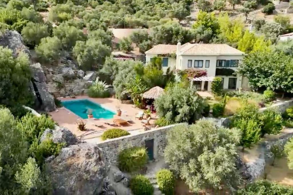 Staffed, unique and luxurious coastal villa in beautiful Anidri, Paleochora view 3