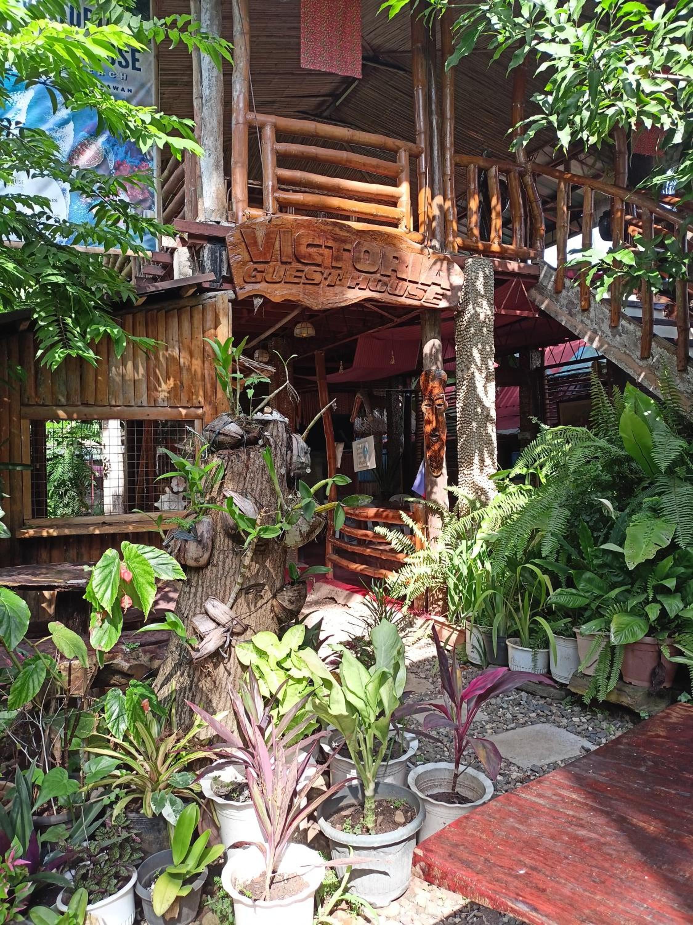 Victoria Guest House and Cottages