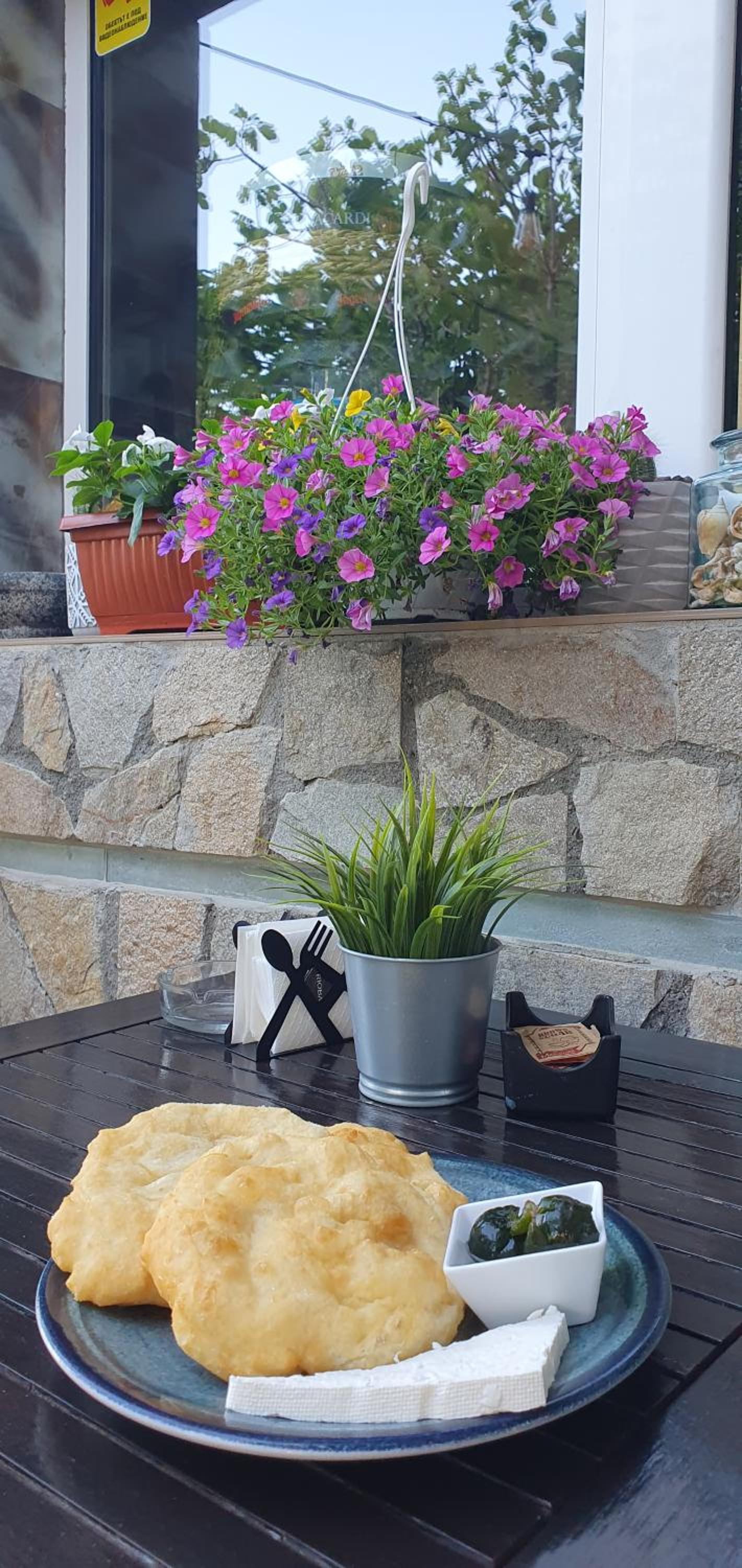 Guest House Compass