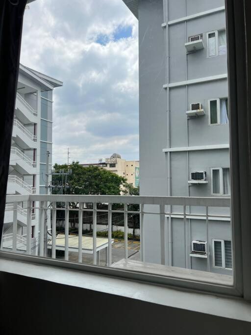 2BR SMDC Trees w/Netflix&WIFI near the POOL. T65F view 3