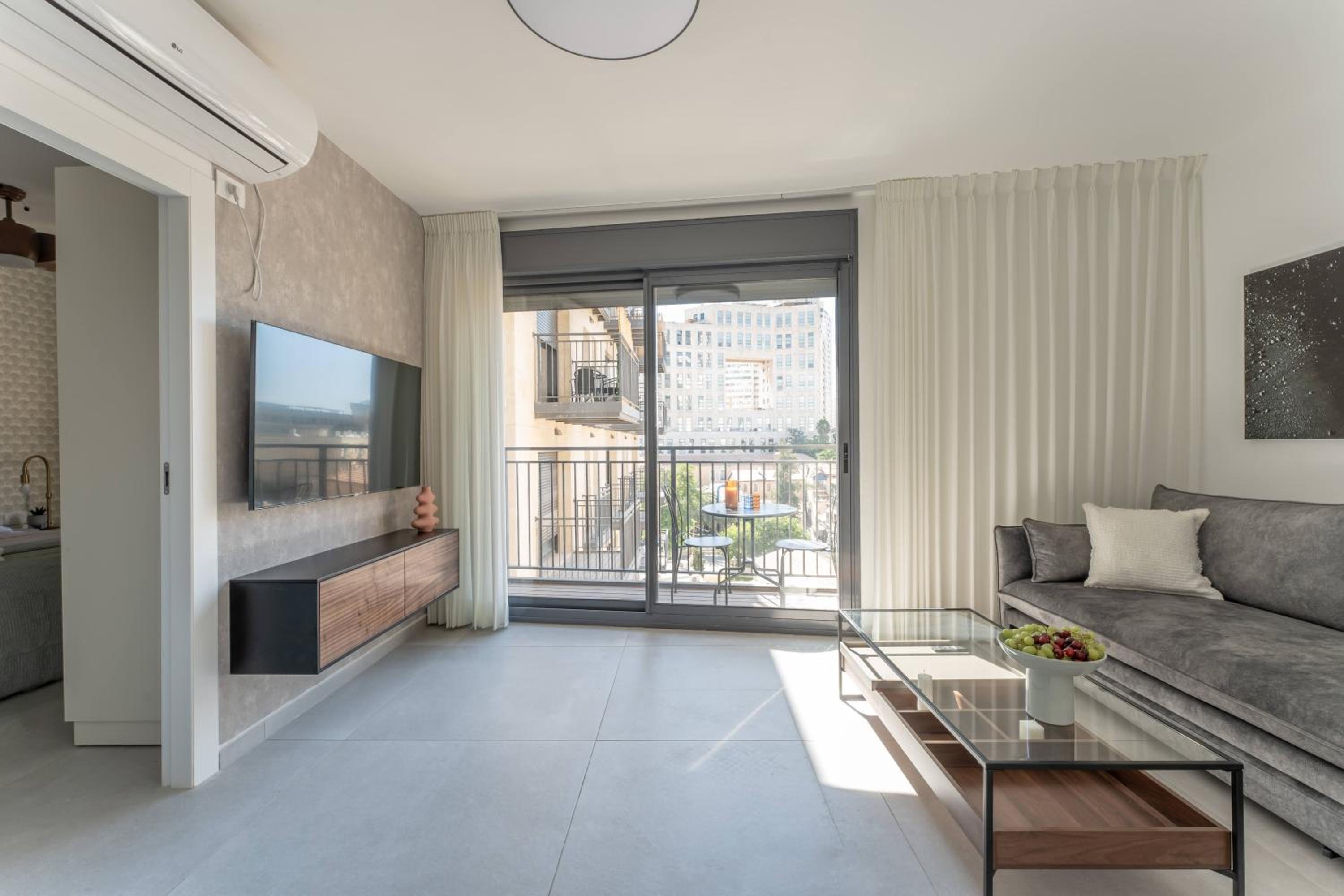 Holysuite Agripas