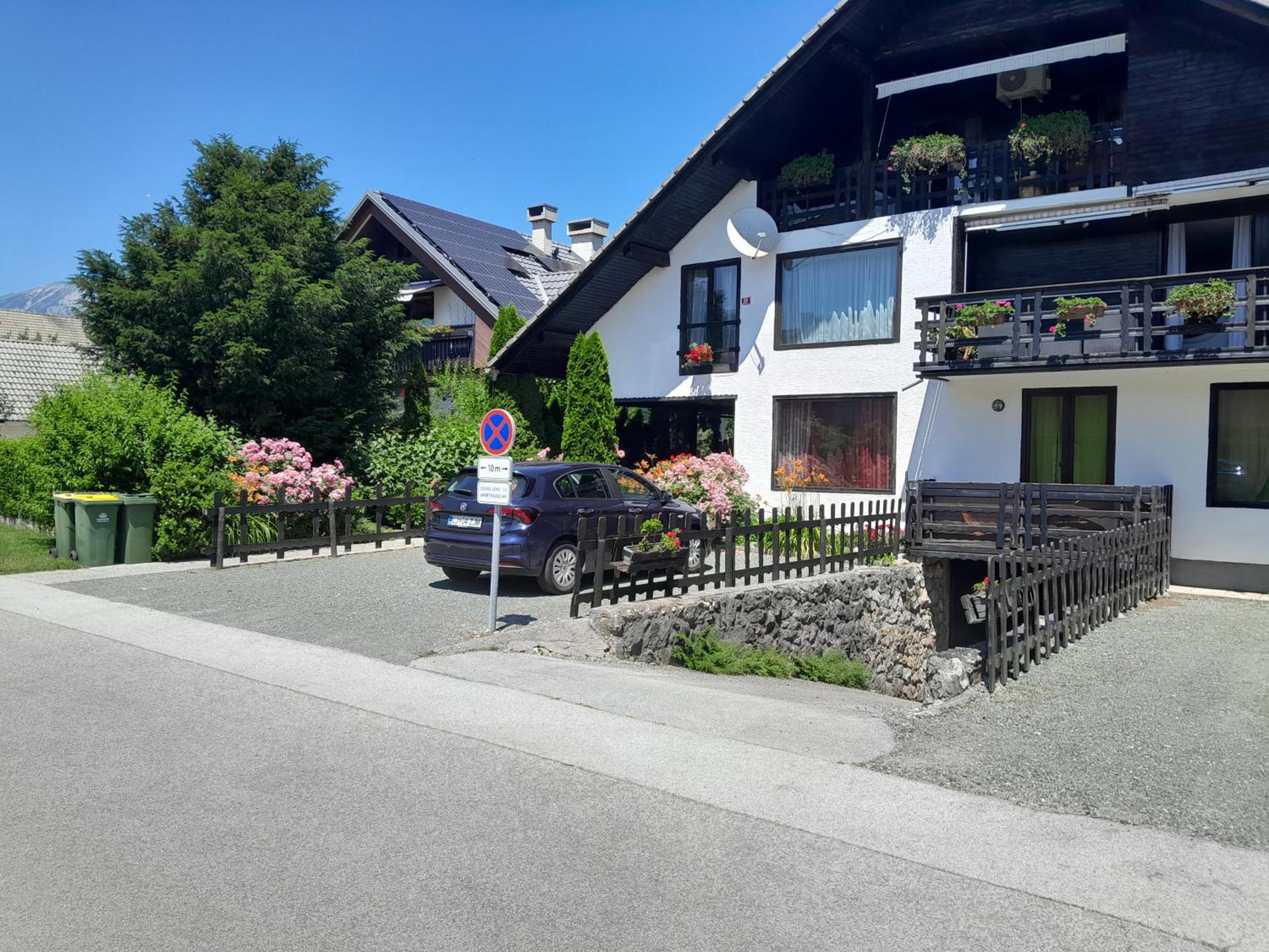 Aparthouse Ani view 3