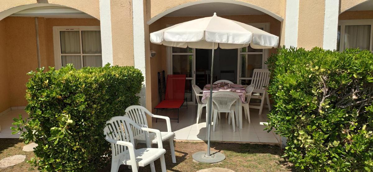 Agay Cap Esterel, le Village, quartier Belvédère T2 Rez-de-Jardin avec Vue Mer, Piscine et Parking inclus