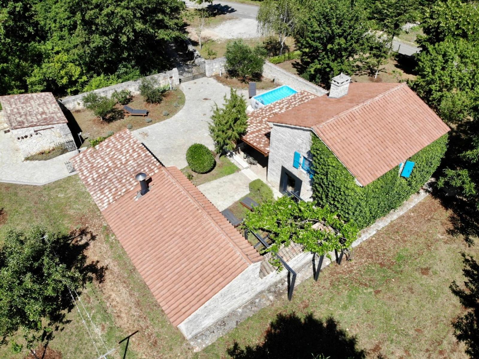 Family-sized renovated Istrian house w/lavand field - 20min from Rovinj. view 4