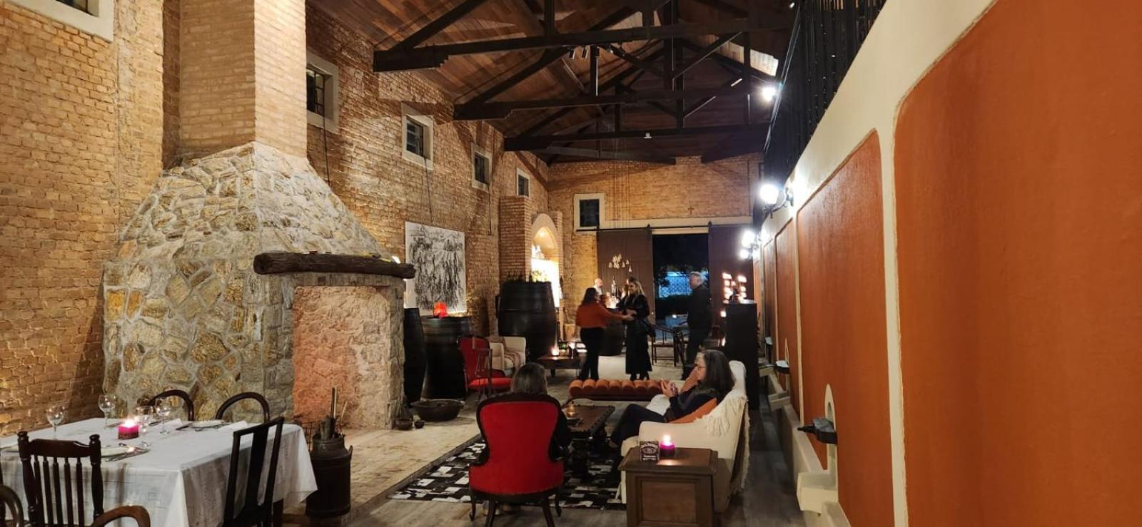 Vila Adega Maravilha