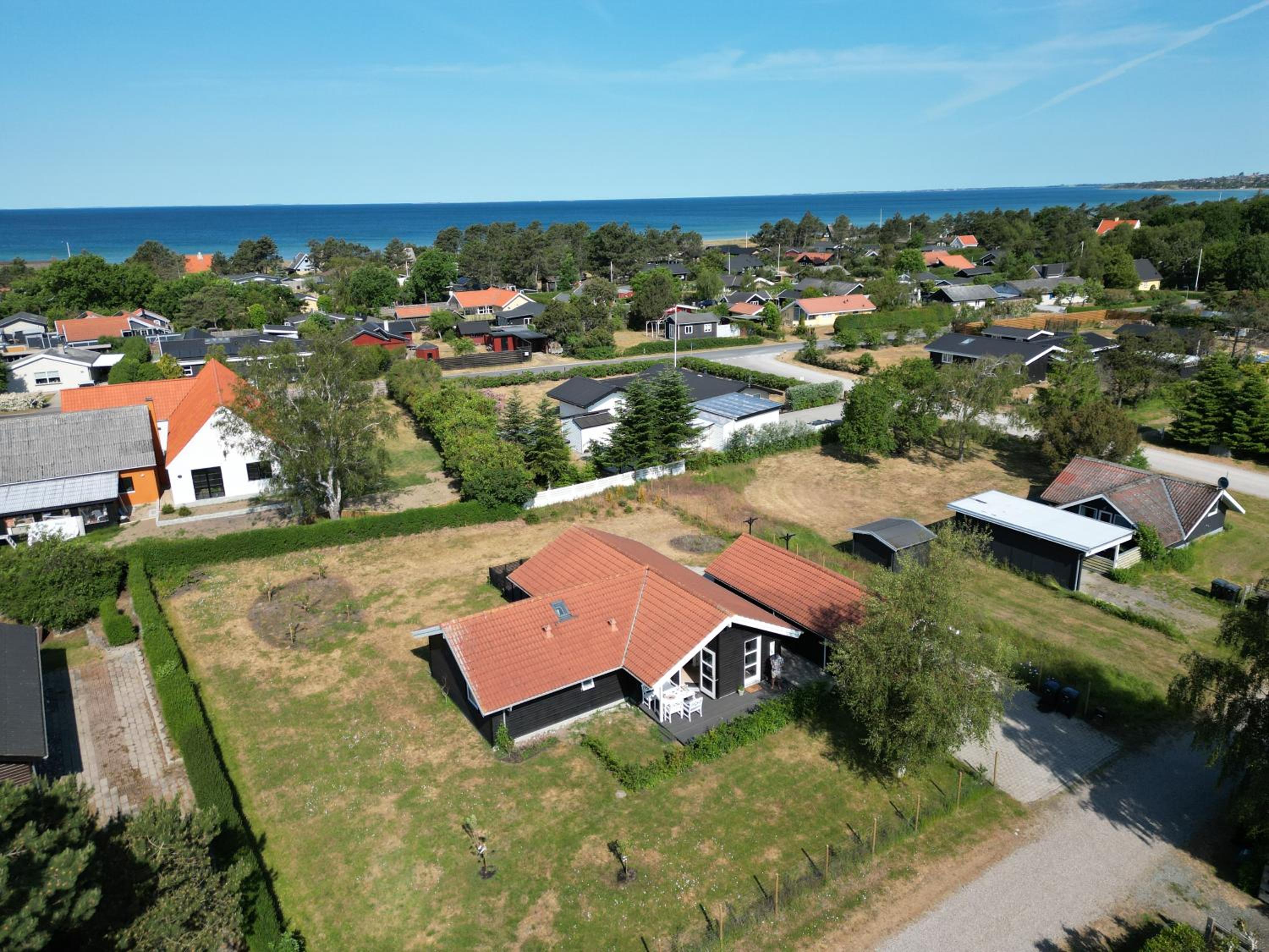 Moderne sommerhus, 8 senge, 250 mtr til sandstrand view 4