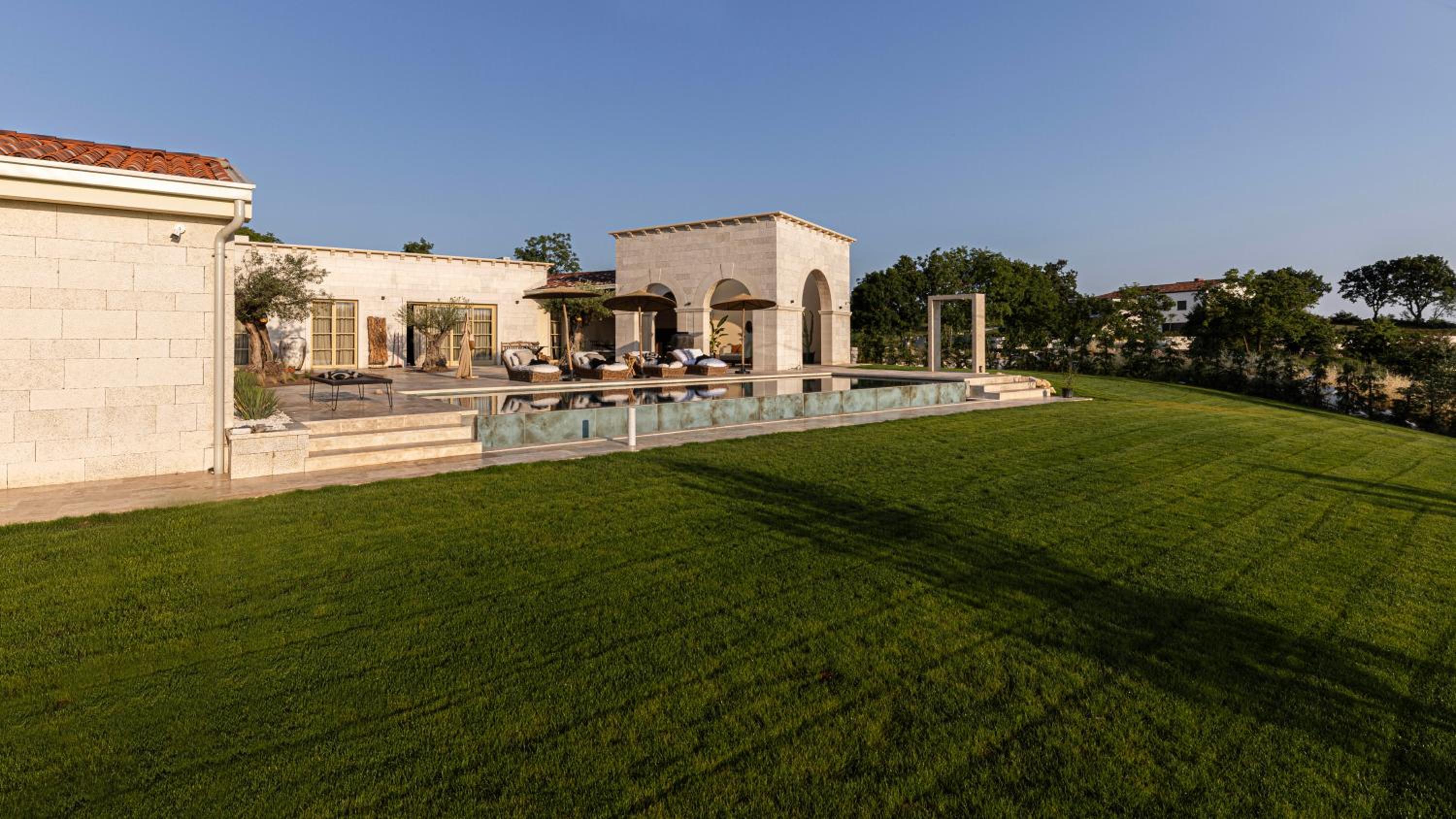 LaMaison - Concierge & Gourmet Serenity Escape