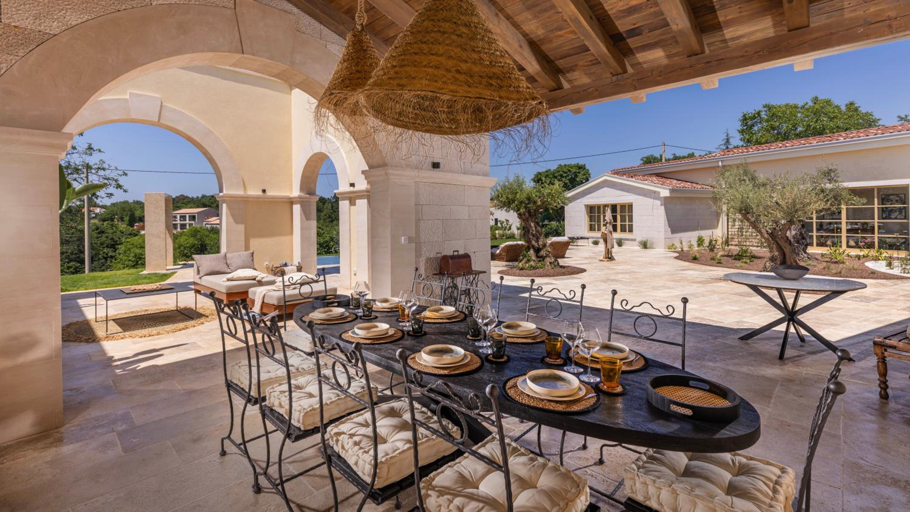 LaMaison - Concierge & Gourmet Serenity Escape