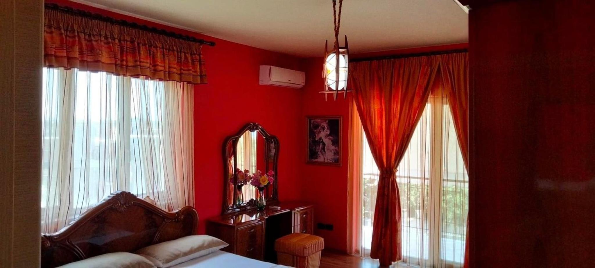 Vila Tahiri