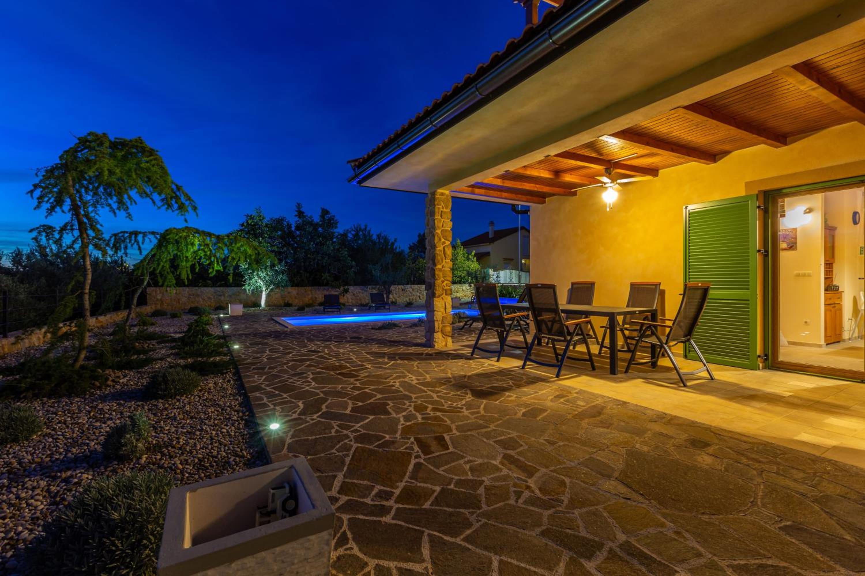 Rustic Villa Bellamare view 2