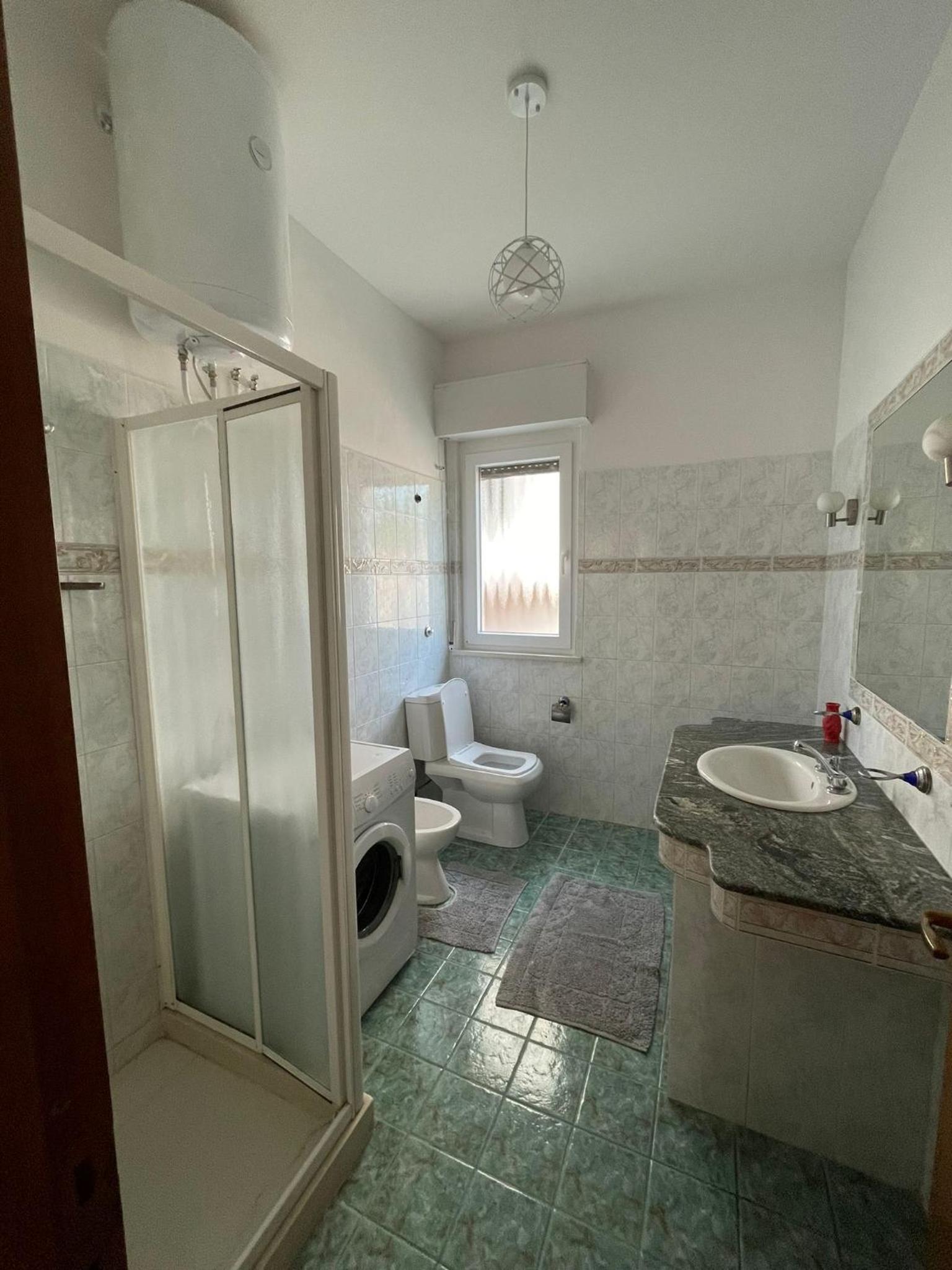 Villa Joli - 3 x spacious Houses with Yard & Parking in Central Vlore