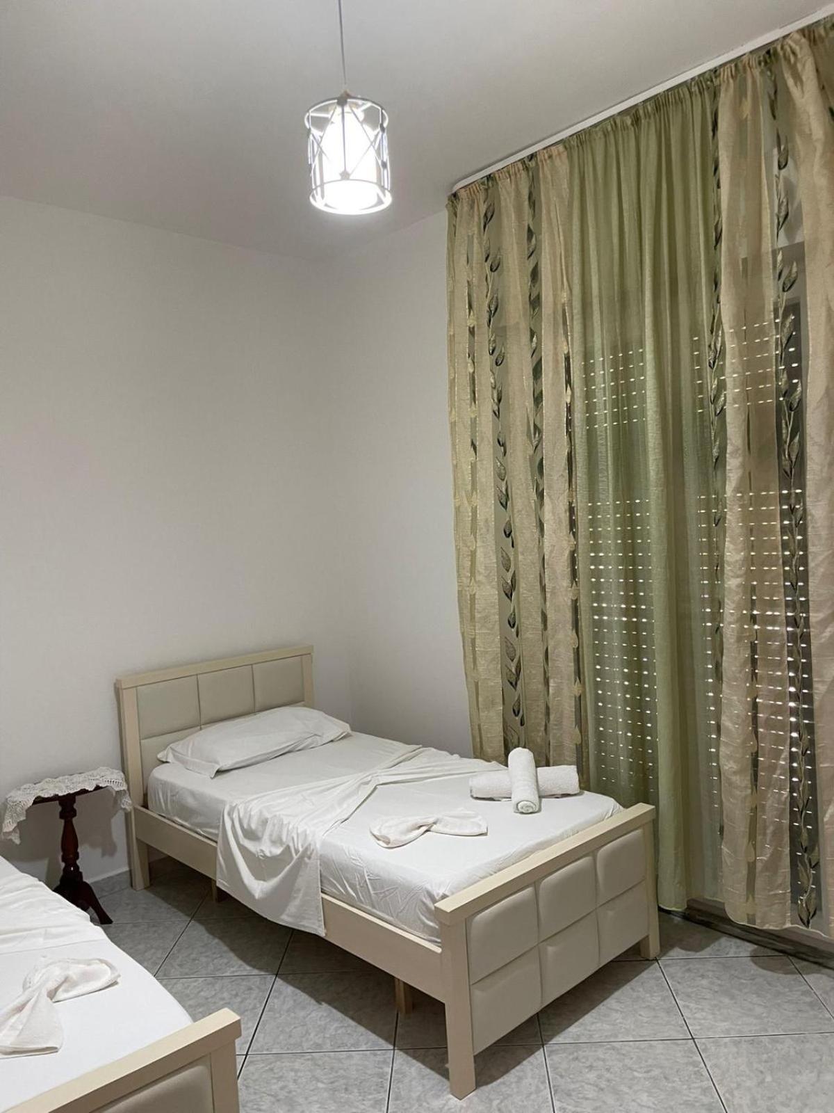 Villa Joli - 3 x spacious Houses with Yard & Parking in Central Vlore