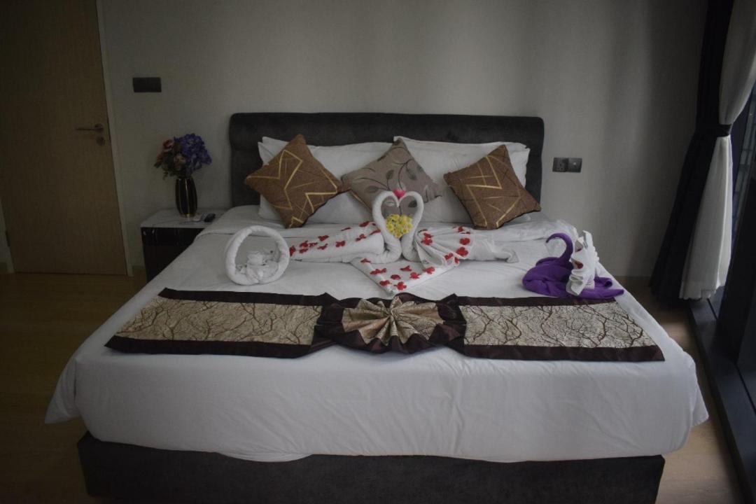 Star Holiday Sky Pool KLCC