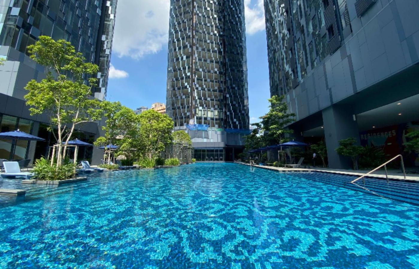 Star Holiday Sky Pool KLCC