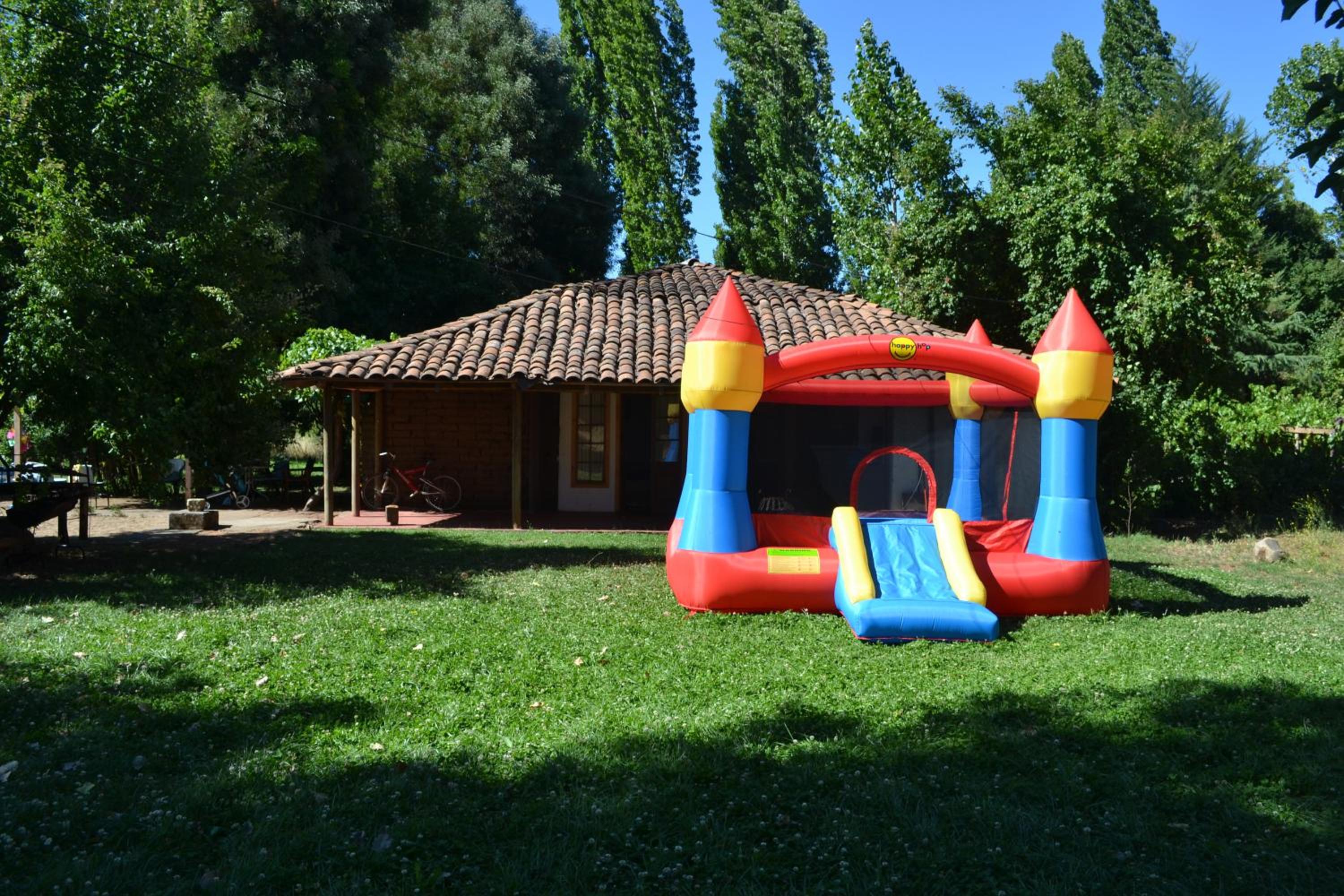 La Casa de Adobe Natural y Más