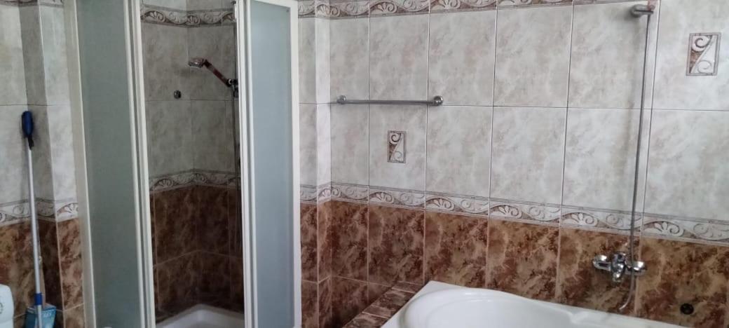 Vila Tahiri