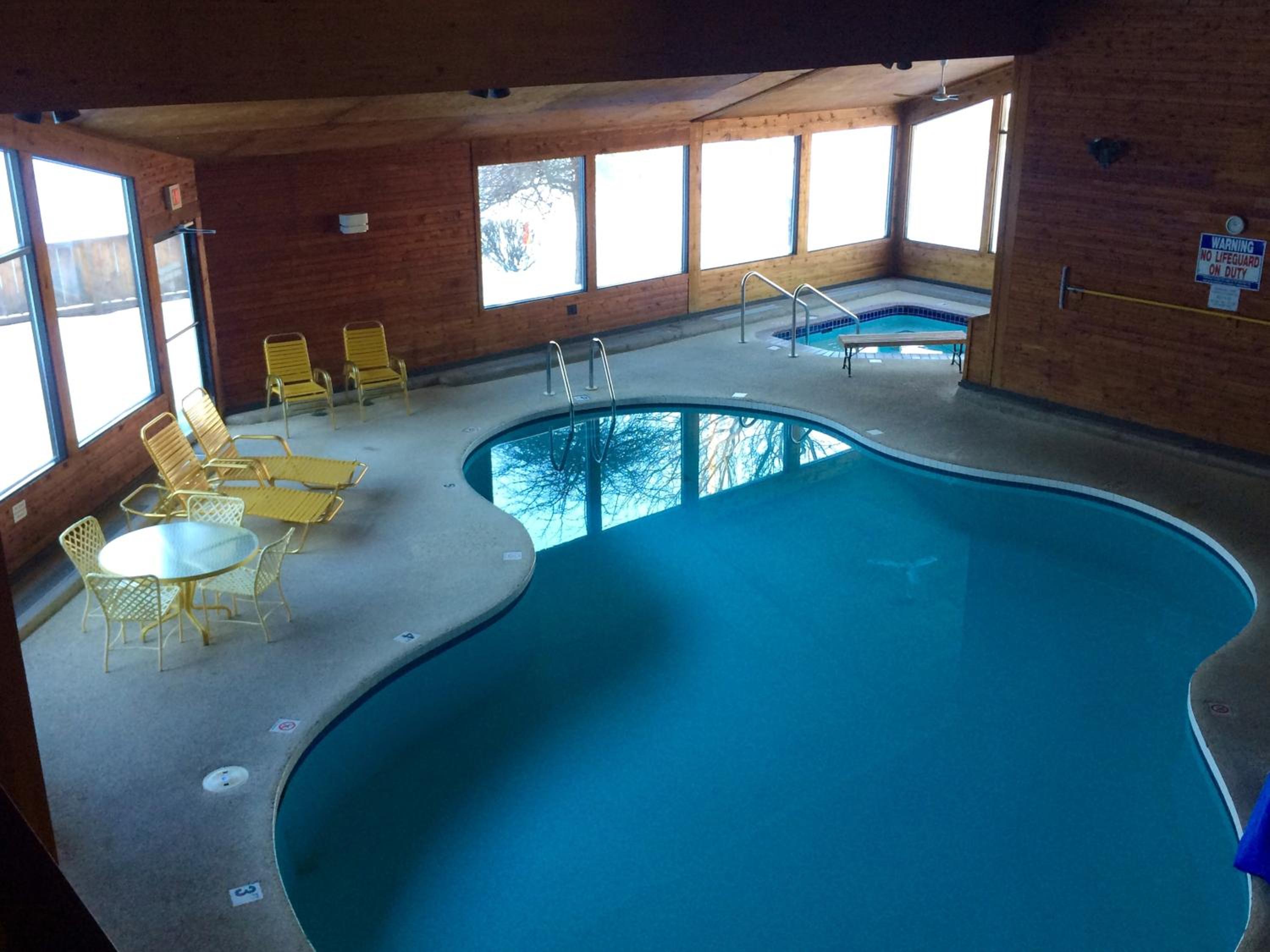 Marquette Vacations - Cedar Motor Inn - Property Image 1