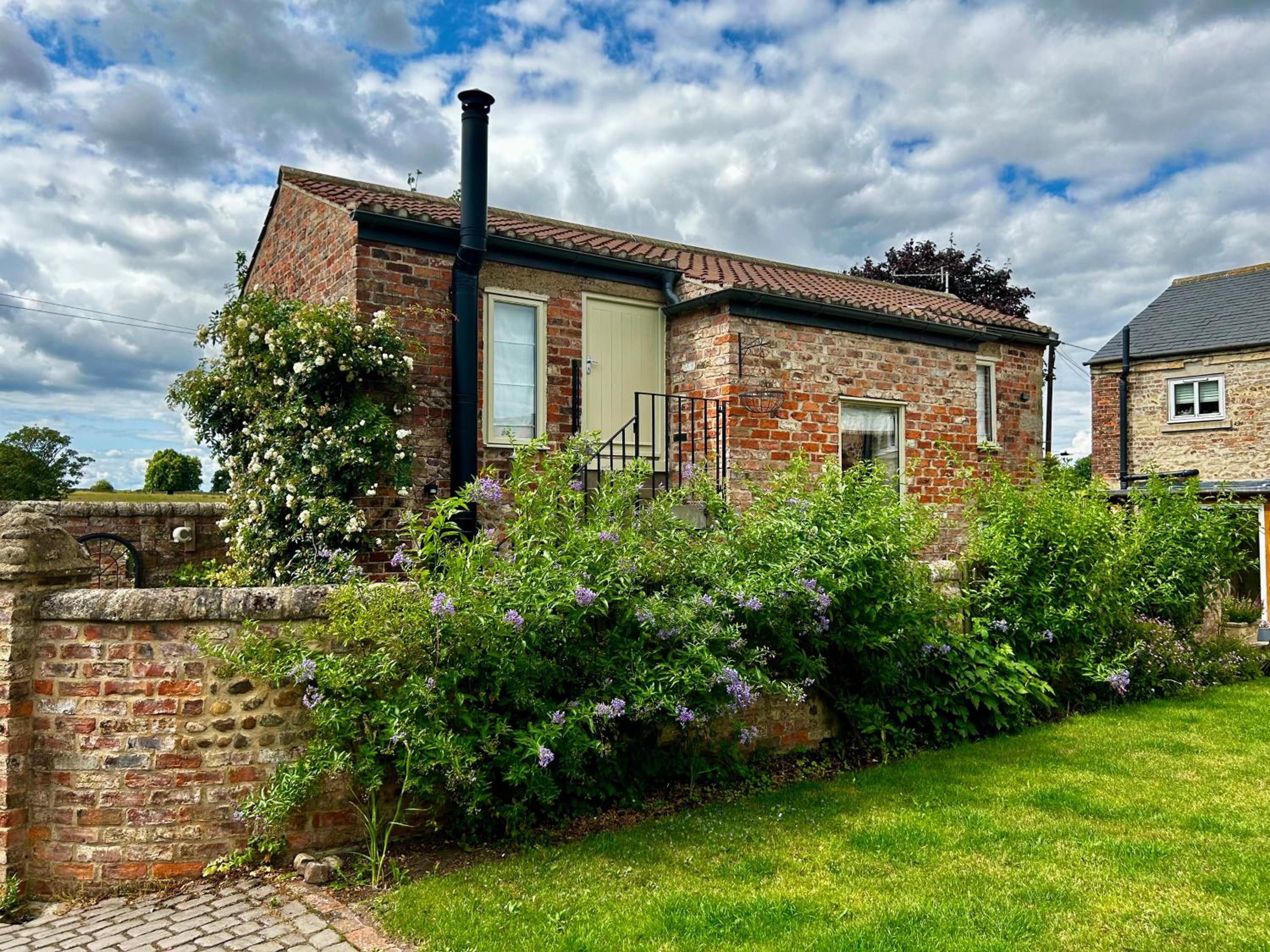 Tanyard Cottage - Whixley, York, North Yorkshire view 2