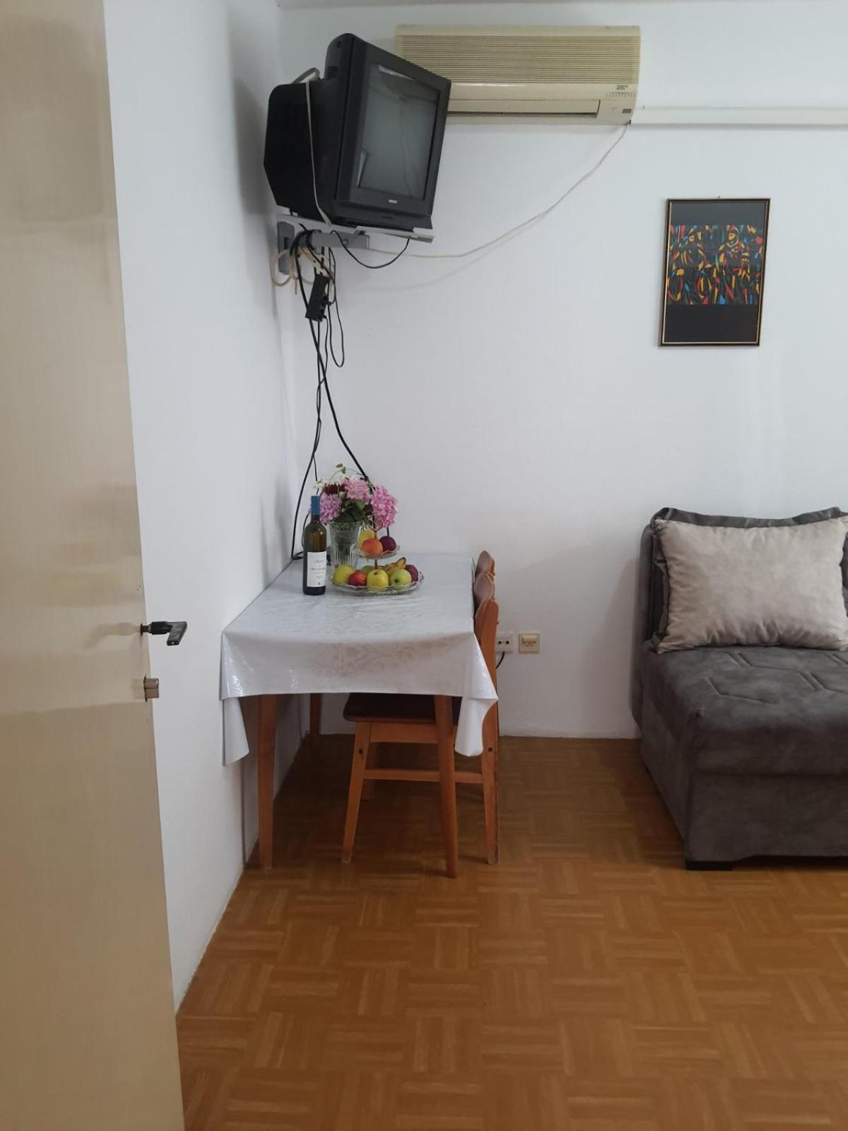 Apartments Andjus