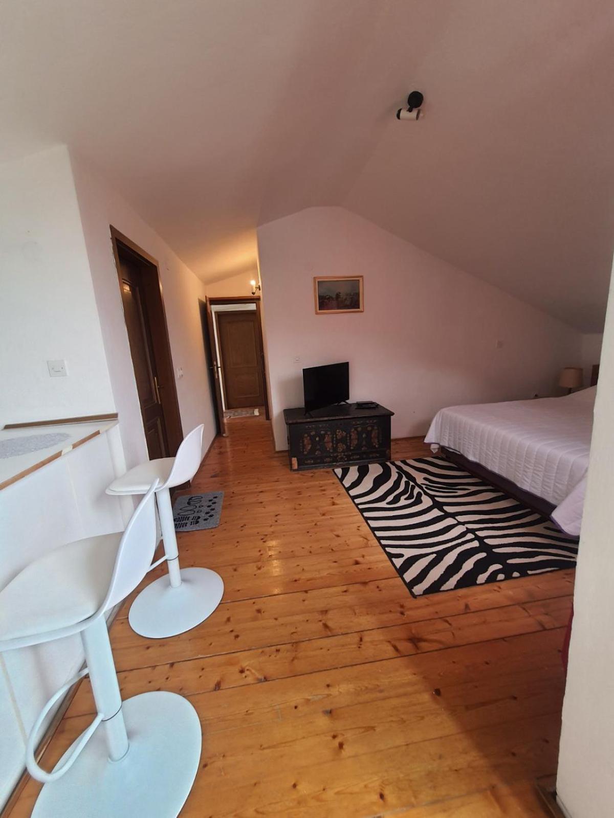 Apartments Andjus