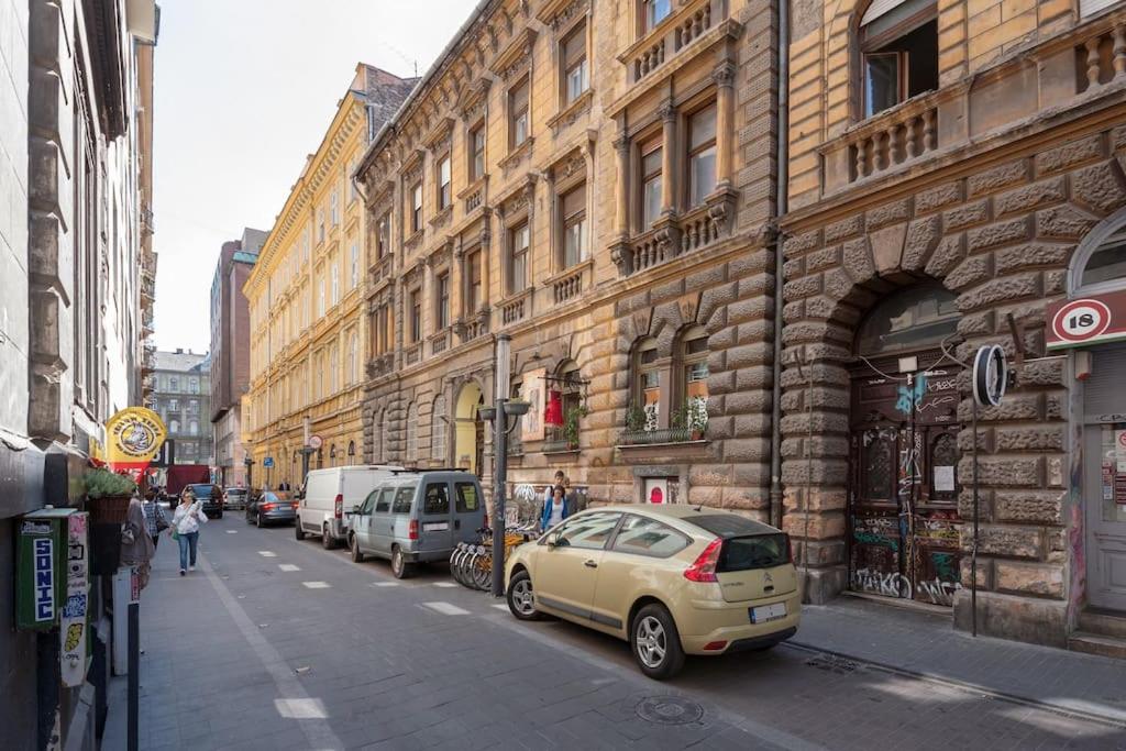 Szimpla-Synagogue-Kazinczy Str