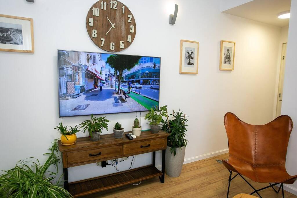 Amazing Dizengoff Square Home