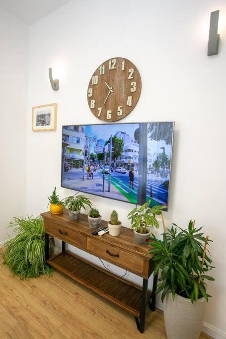 Amazing Dizengoff Square Home