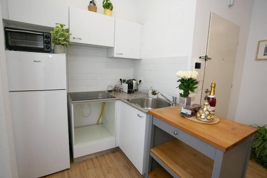 Amazing Dizengoff Square Home