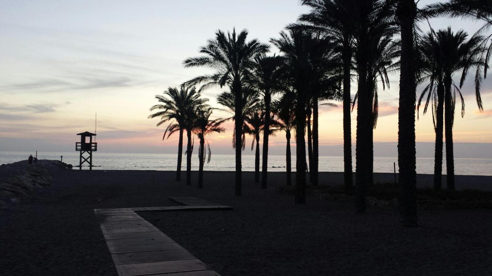 APARTAMENTO PRIMERA LÍNEA DE PLAYA