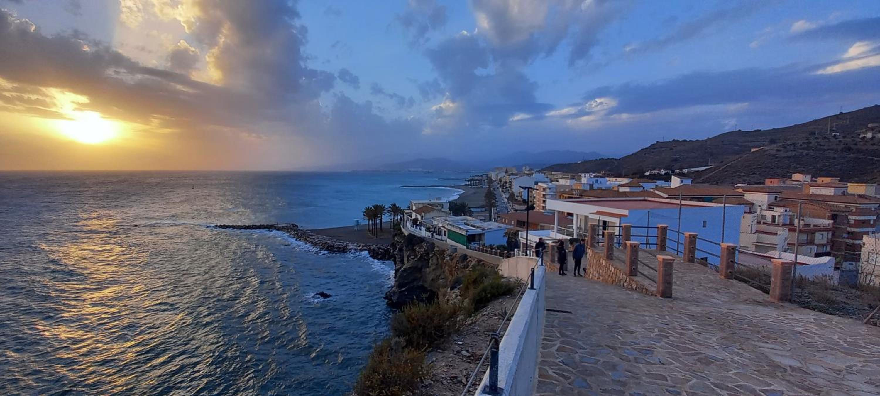 APARTAMENTO PRIMERA LÍNEA DE PLAYA