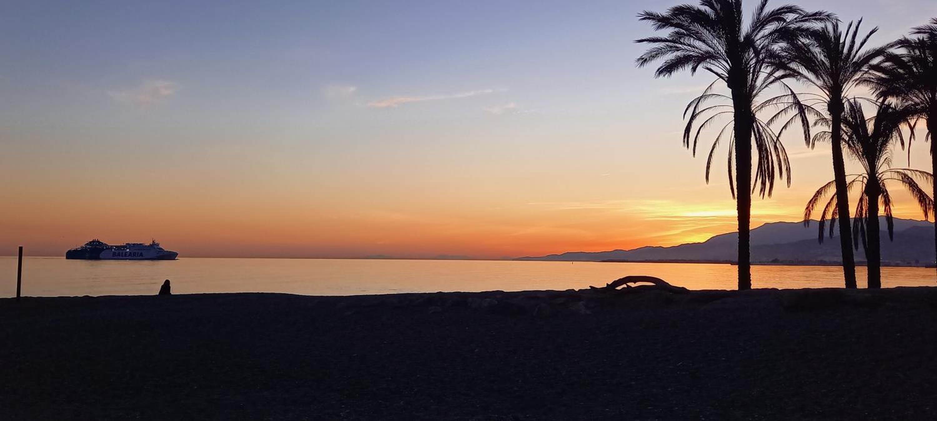 APARTAMENTO PRIMERA LÍNEA DE PLAYA